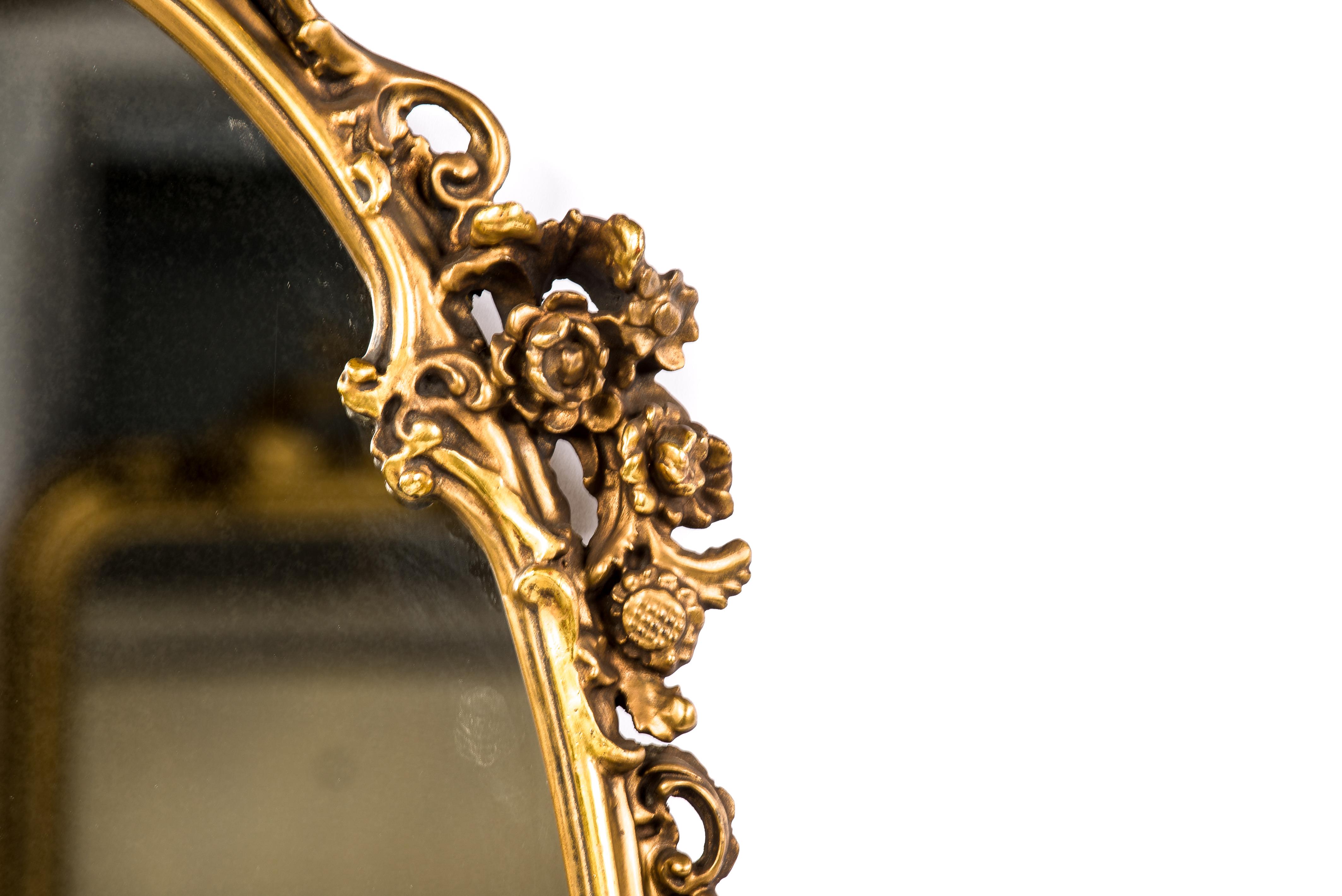 Frühes 20. Jahrhundert Italienischer Barock Konsolentisch aus geschnitztem Giltwood mit Spiegel (Poliert) im Angebot