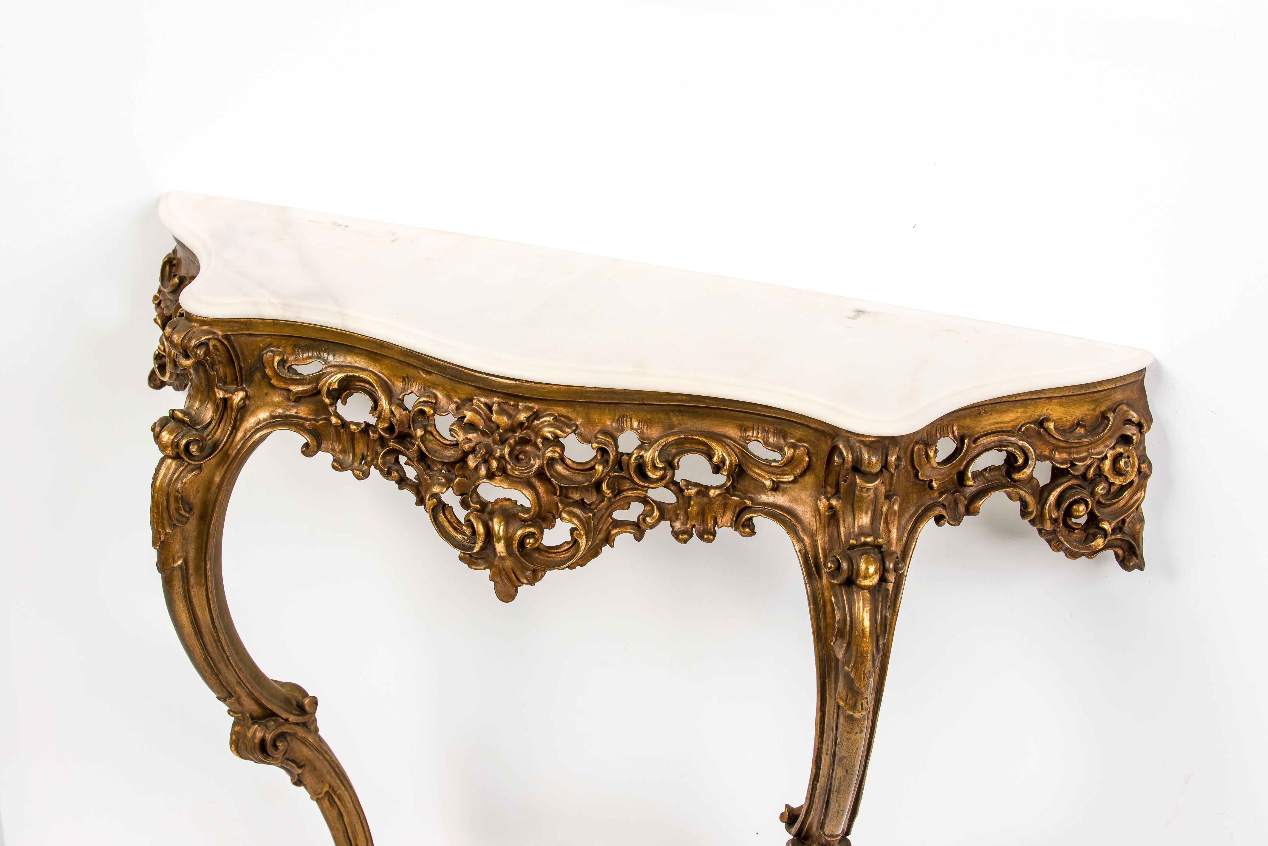 Early 20th Century Italian Baroque Carved Giltwood Console Table with Mirror For Sale 3