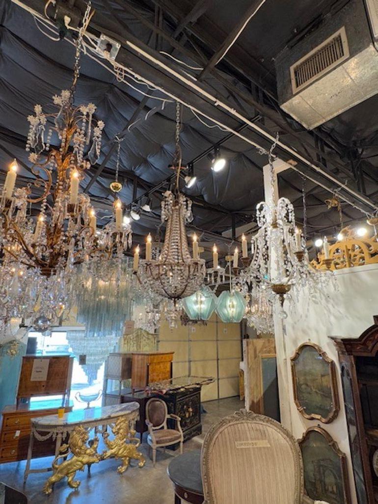 Lustre italien du début du 20e siècle en forme de panier et en cristal perlé en vente 1