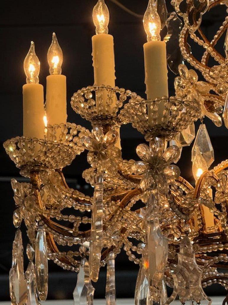 Lampadario di cristallo e perline italiano dei primi del Novecento In condizioni buone in vendita a Dallas, TX