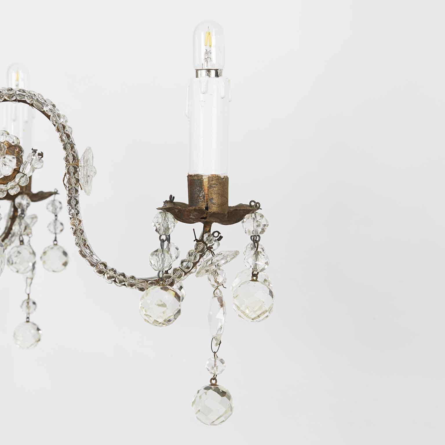 Faceted Early 20th Century Italian Beaded Crystal Flower Chandelier with Gilt Buttons For Sale