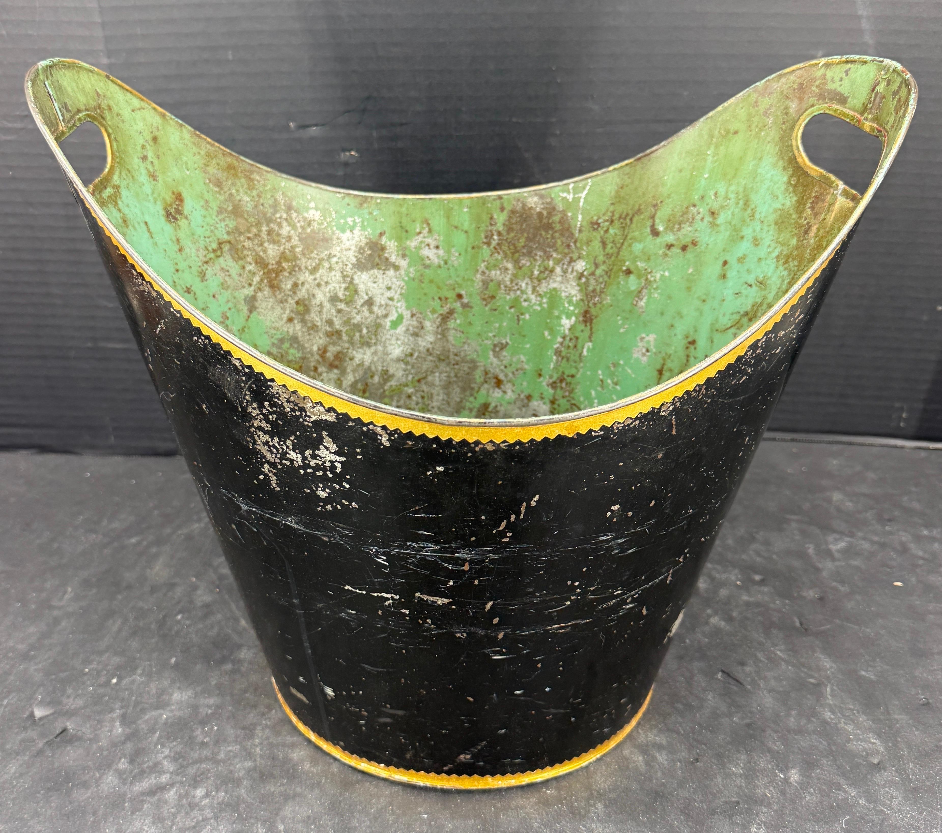 Secchiello in toleware nero dei primi del '900 italiano Contenitore per cestino in vendita 1