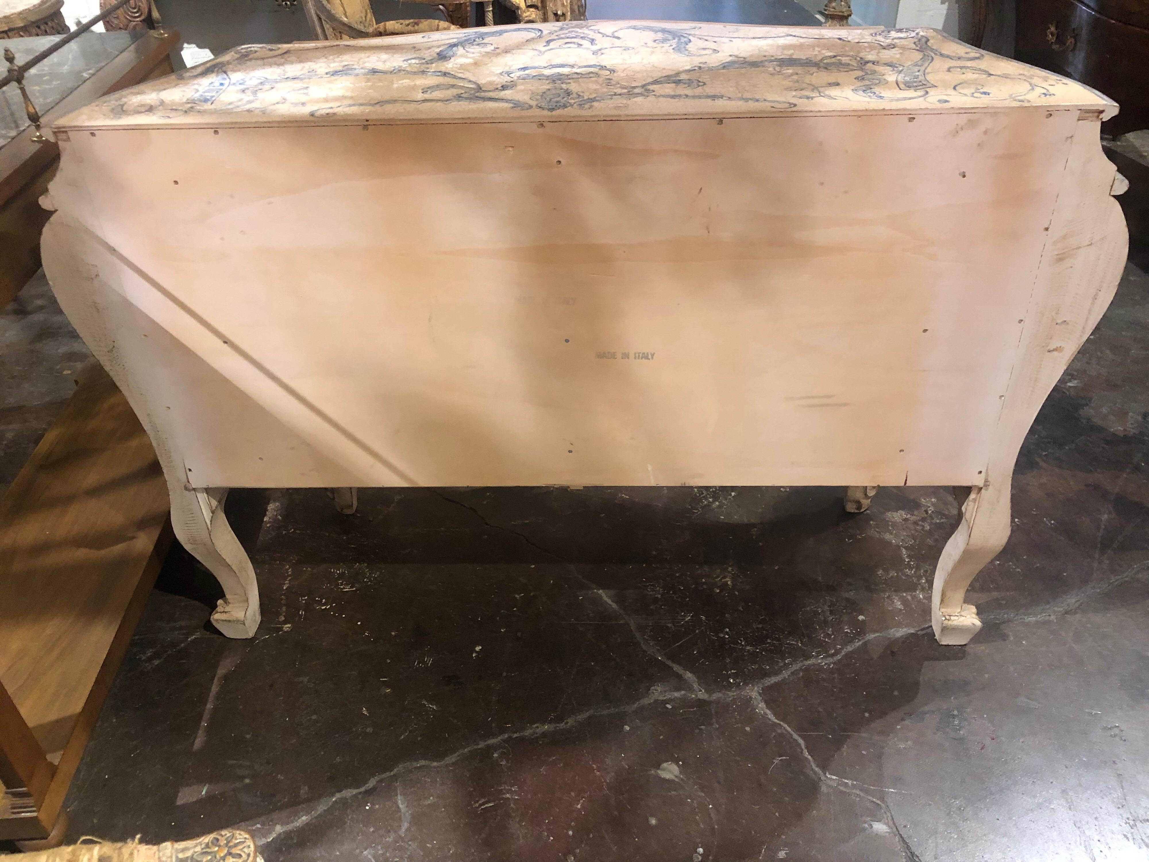 Early 20th Century Italian Bombe' Shaped and Painted Commode (Holz)
