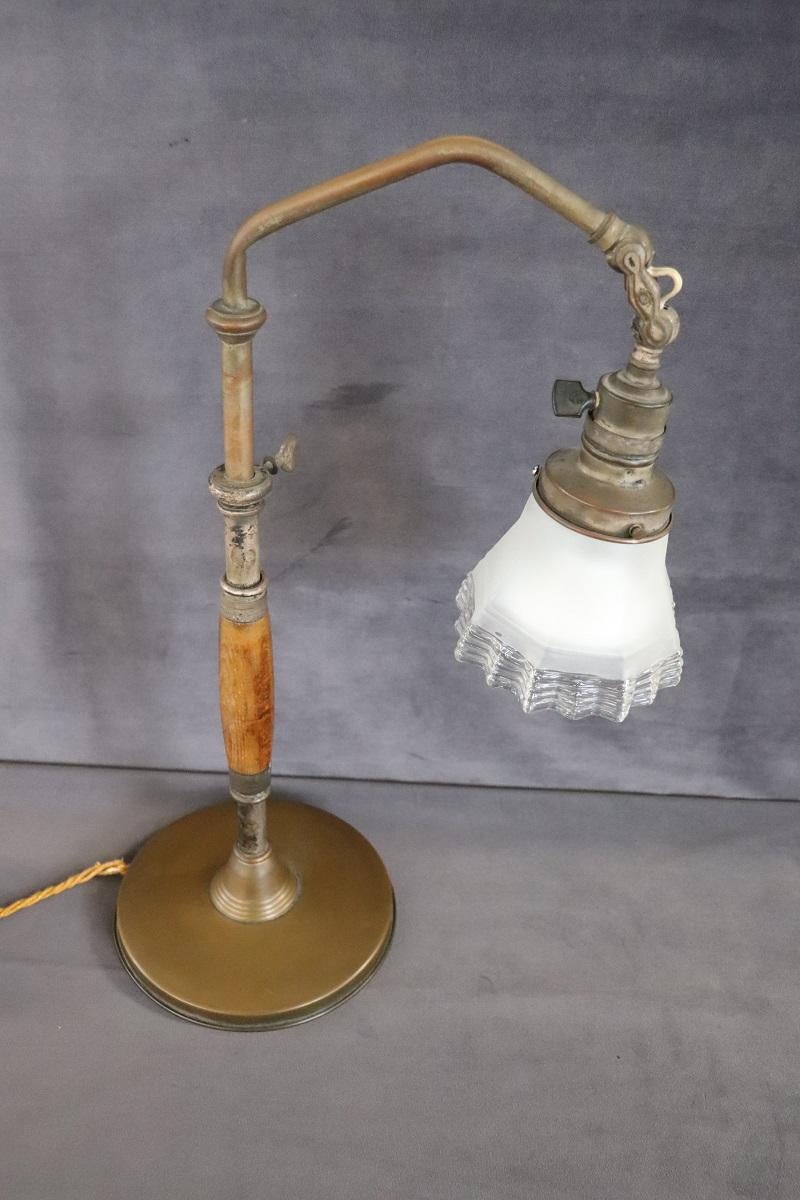 Italienische Tischlampe aus Messing und Glas aus dem frühen 20. Jahrhundert im Angebot 6