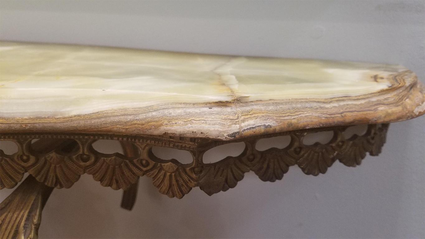 Early 20th Century Italian Brass and Natural Light Green Onyx Console For Sale 3