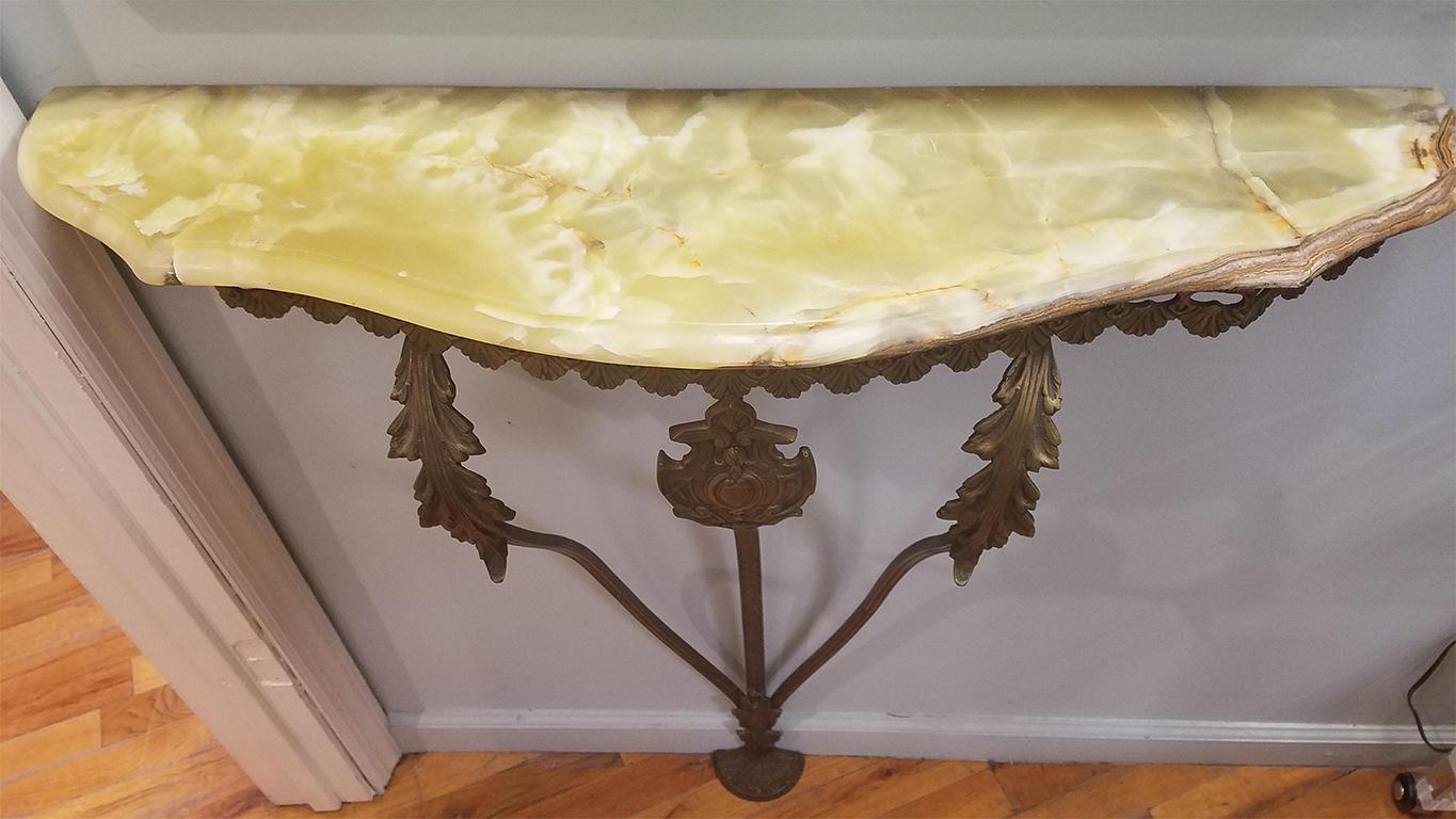 Early 20th Century Italian Brass and Natural Light Green Onyx Console For Sale 4