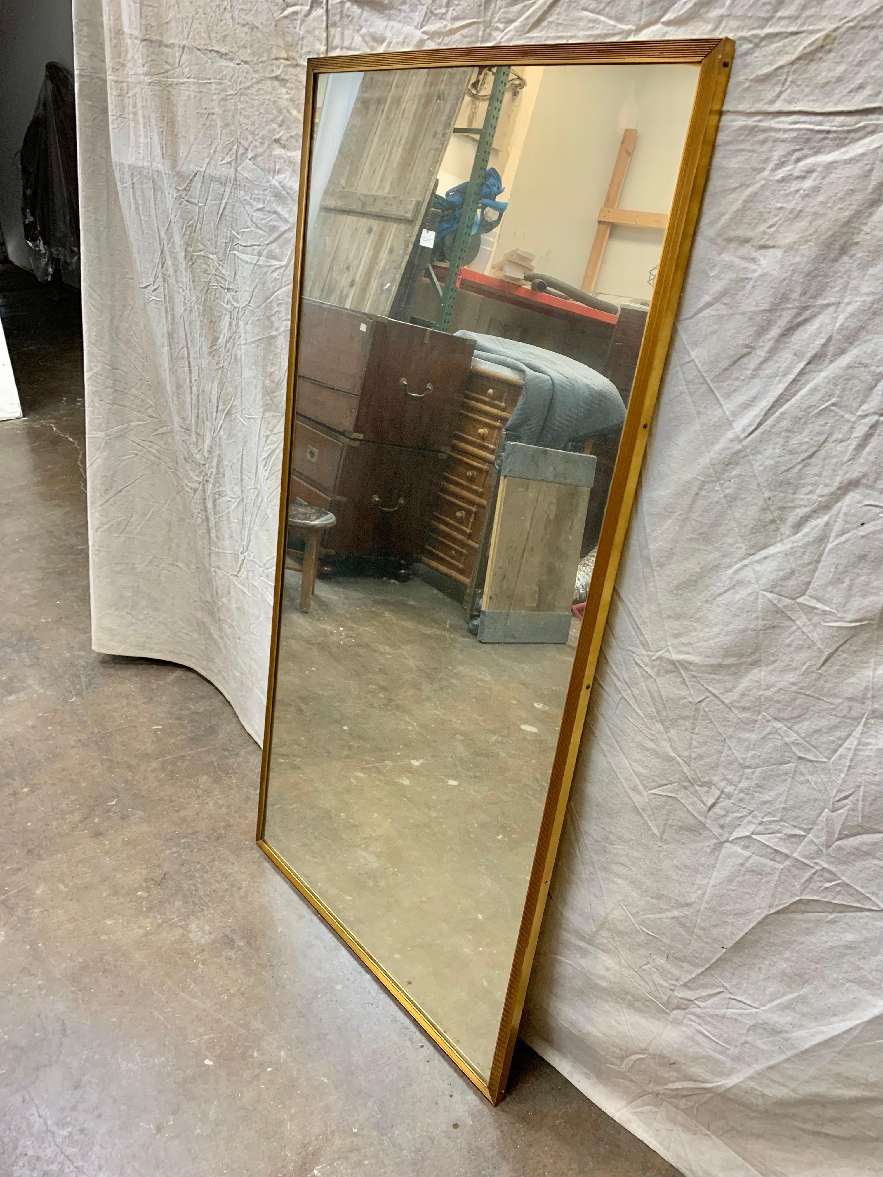 Miroir mural italien en laiton du début du 20e siècle Bon état - En vente à Burton, TX