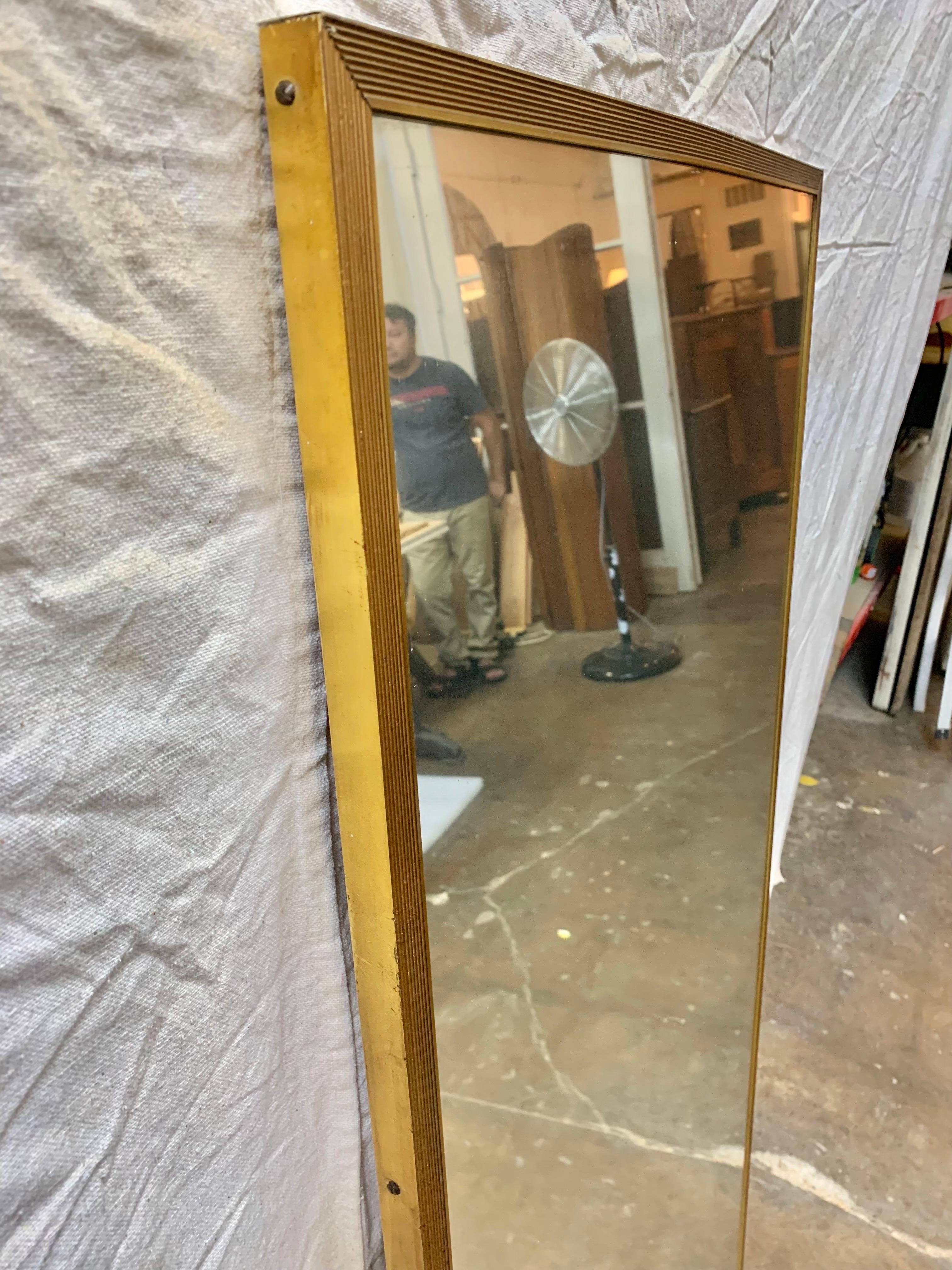 Miroir mural italien en laiton du début du 20e siècle en vente 2
