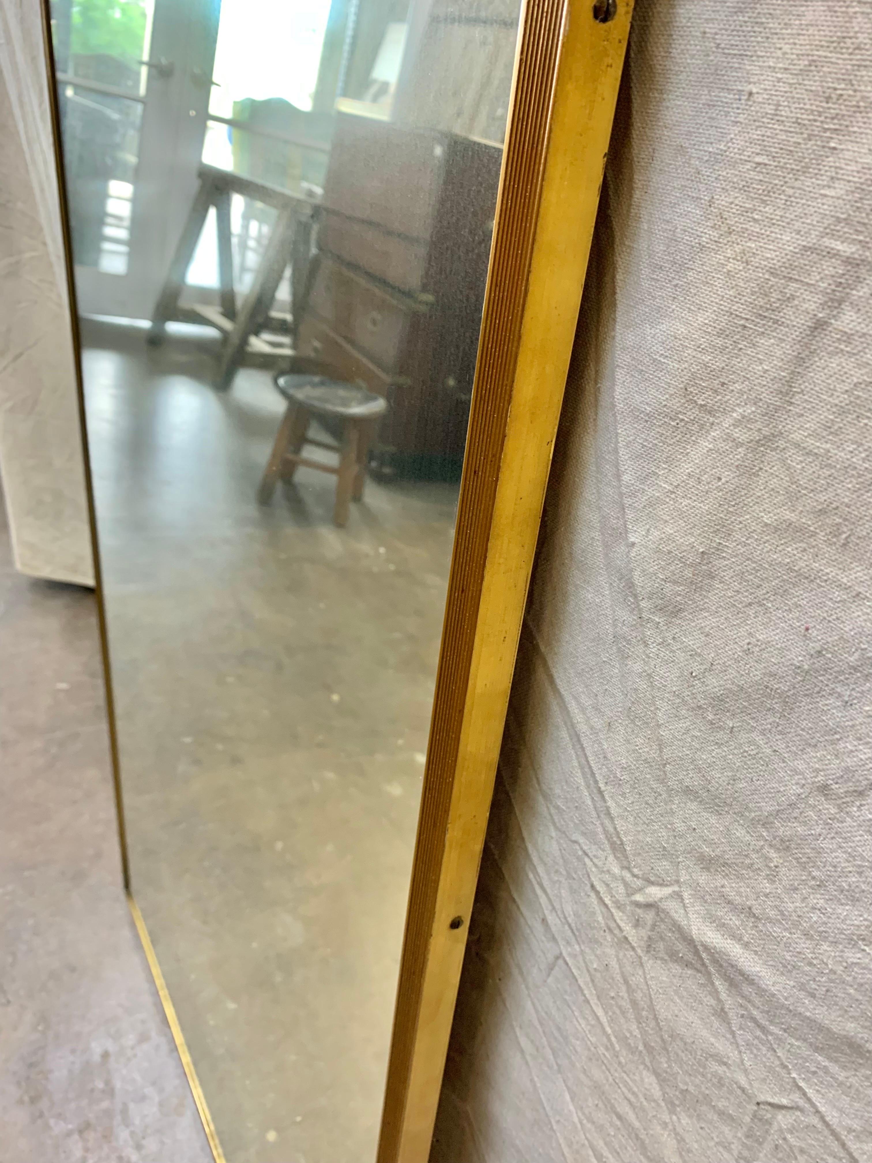 Miroir mural italien en laiton du début du 20e siècle en vente 3