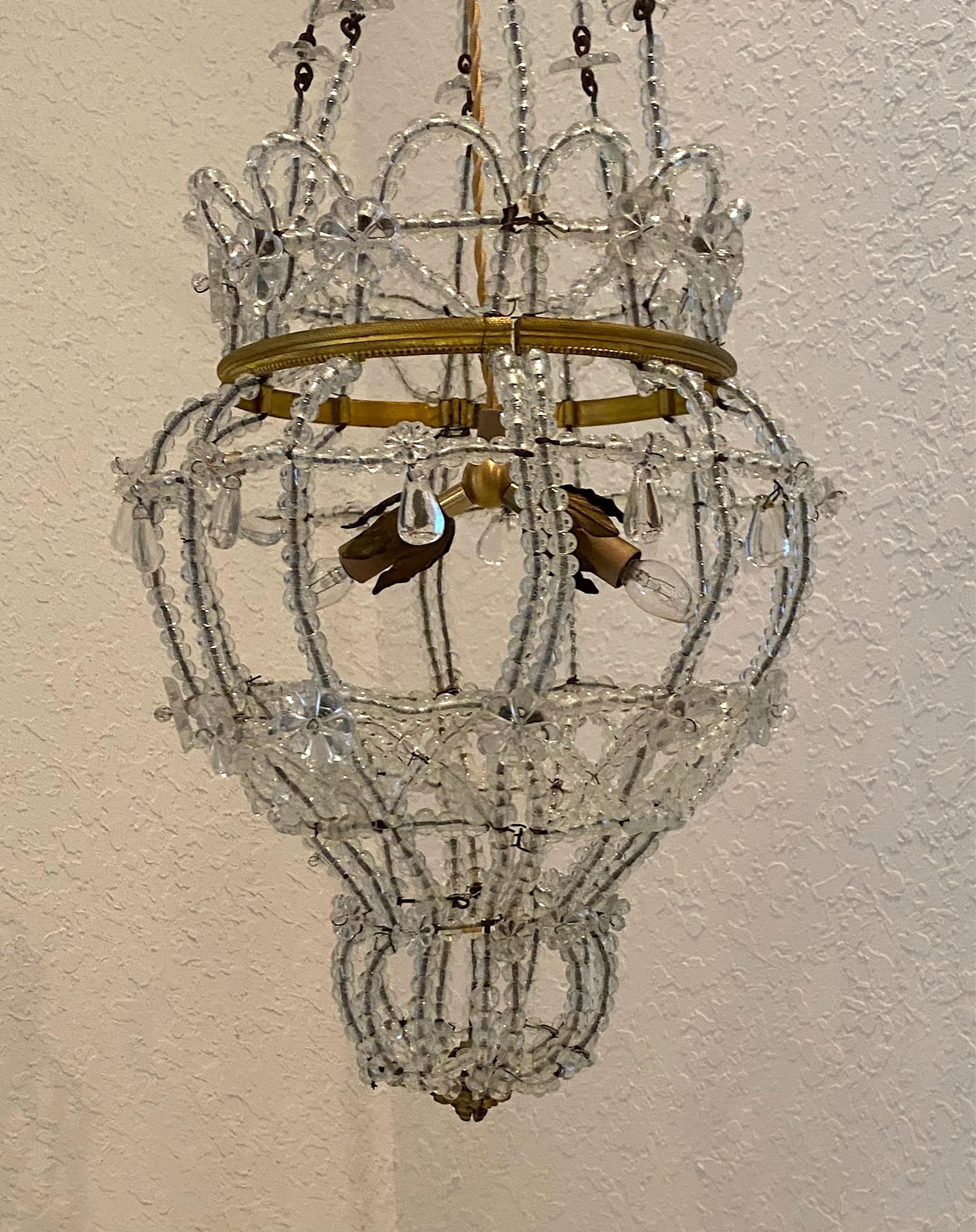 Neoclassical Early 20th Century Italian Bronze and Crystal Chandelier. For Sale