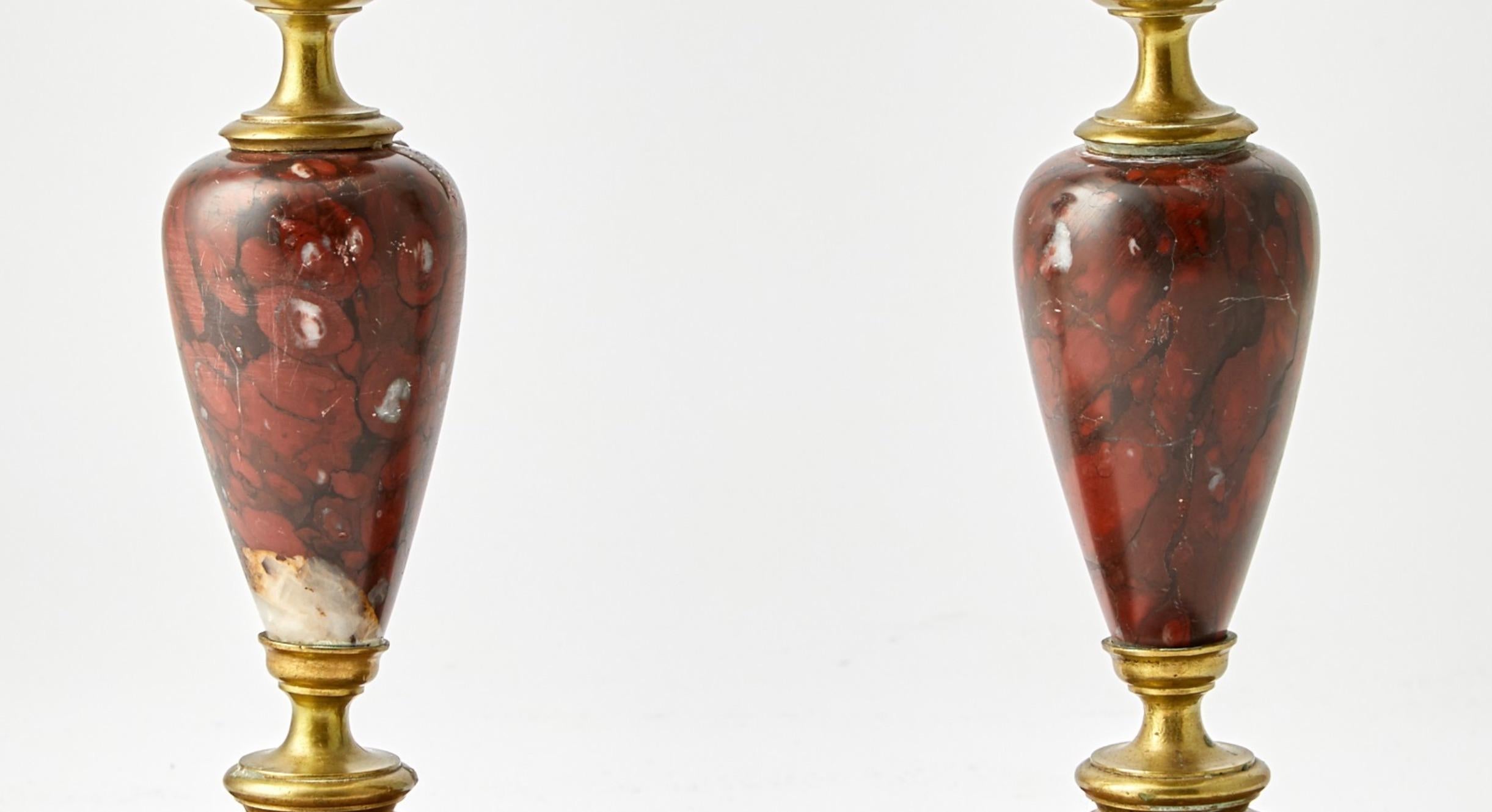 XX secolo Portacandele in bronzo e marmo rosso del primo Novecento italiano in vendita