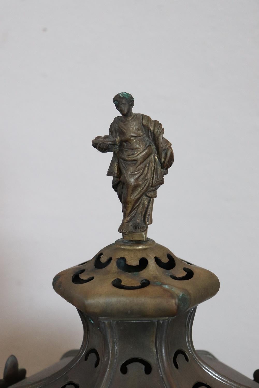 Début du 20ème siècle  Paire de lampes de table ou de lanternes en bronze italiennes du début du 20e siècle en vente