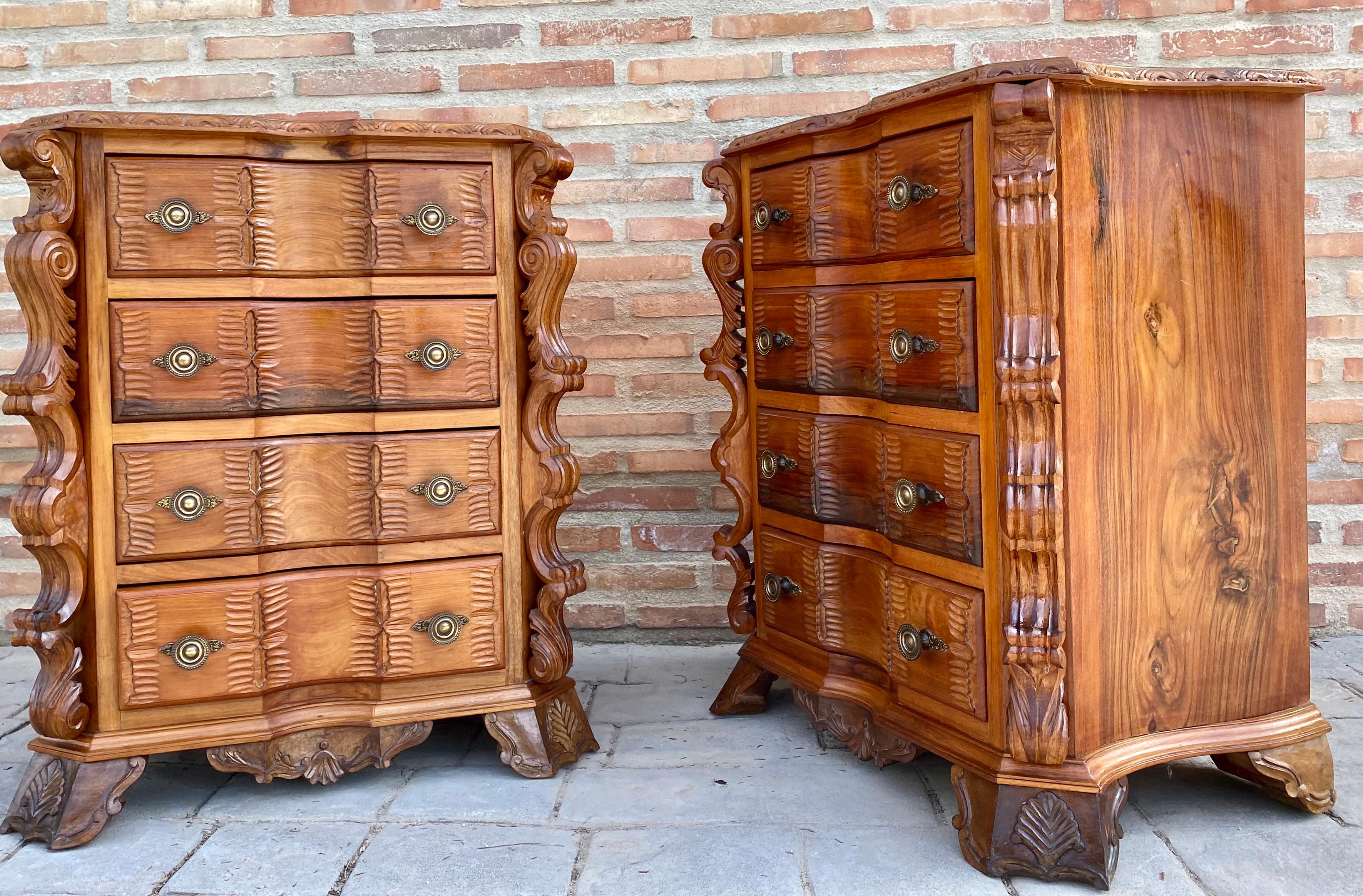 Baroque Early 20th Century Italian Burl Walnut and Fruitwood Bedside Commodes, Set of 2 For Sale