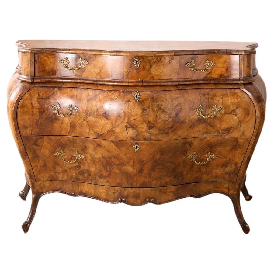 Early 20th century Italian Burr walnut chest of drawers For Sale