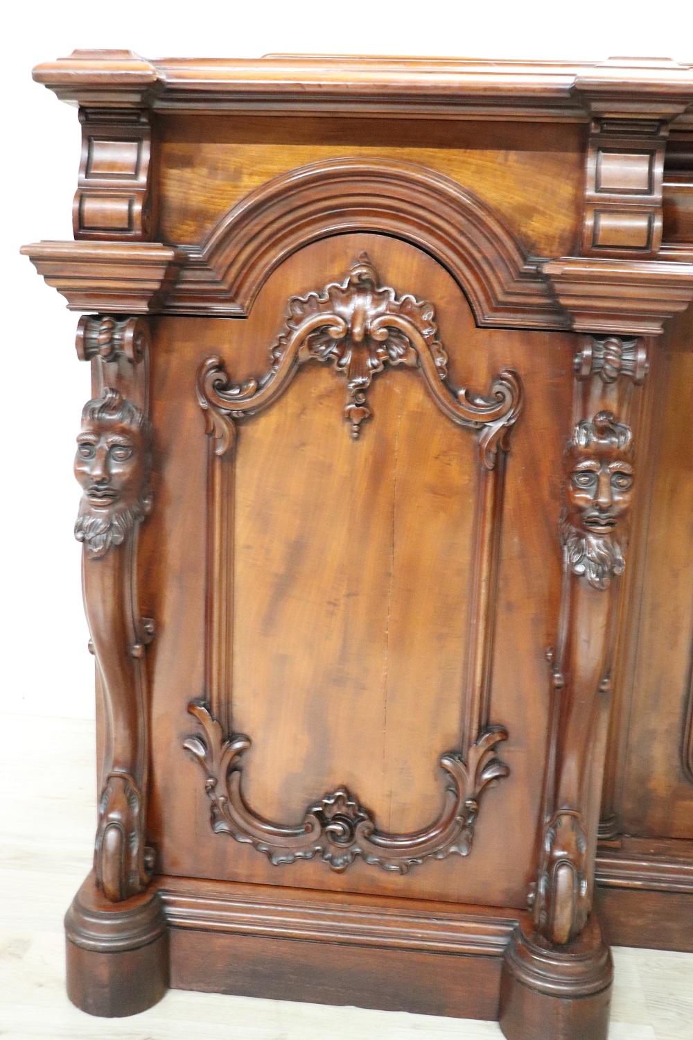 Langes italienisches geschnitztes Sideboard aus Mahagoniholz, frühes 20. Jahrhundert im Angebot 7