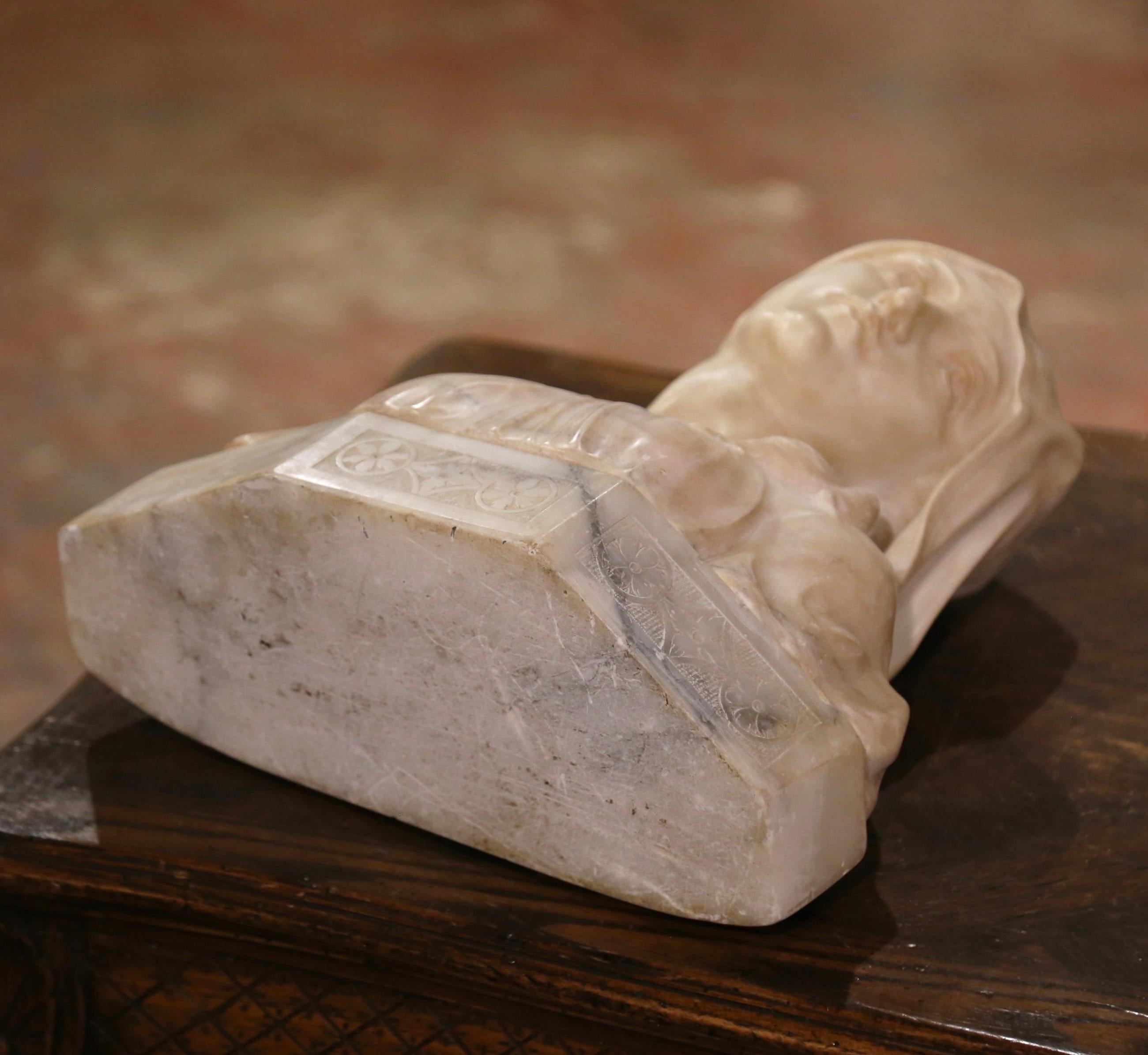 Buste de jeune beauté italienne en marbre sculpté du début du 20e siècle signé A. Cipriani en vente 5