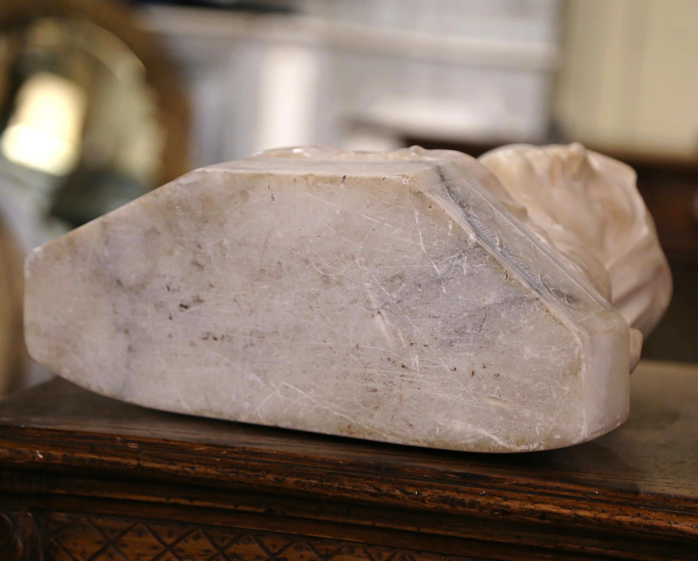 Buste de jeune beauté italienne en marbre sculpté du début du 20e siècle signé A. Cipriani en vente 6