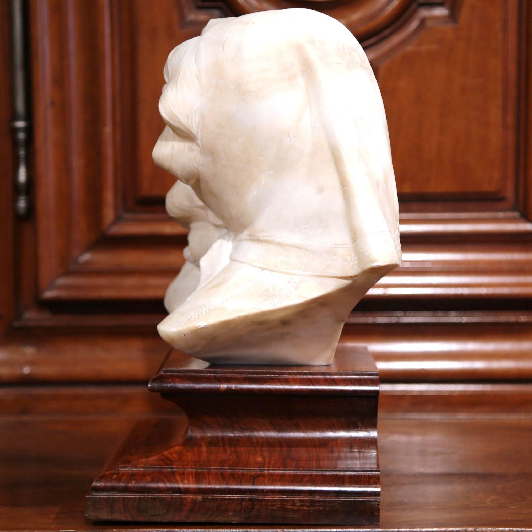 20ième siècle Sculpture italienne en marbre sculpté du début du XXe siècle sur socle en bois signée A. Gory en vente