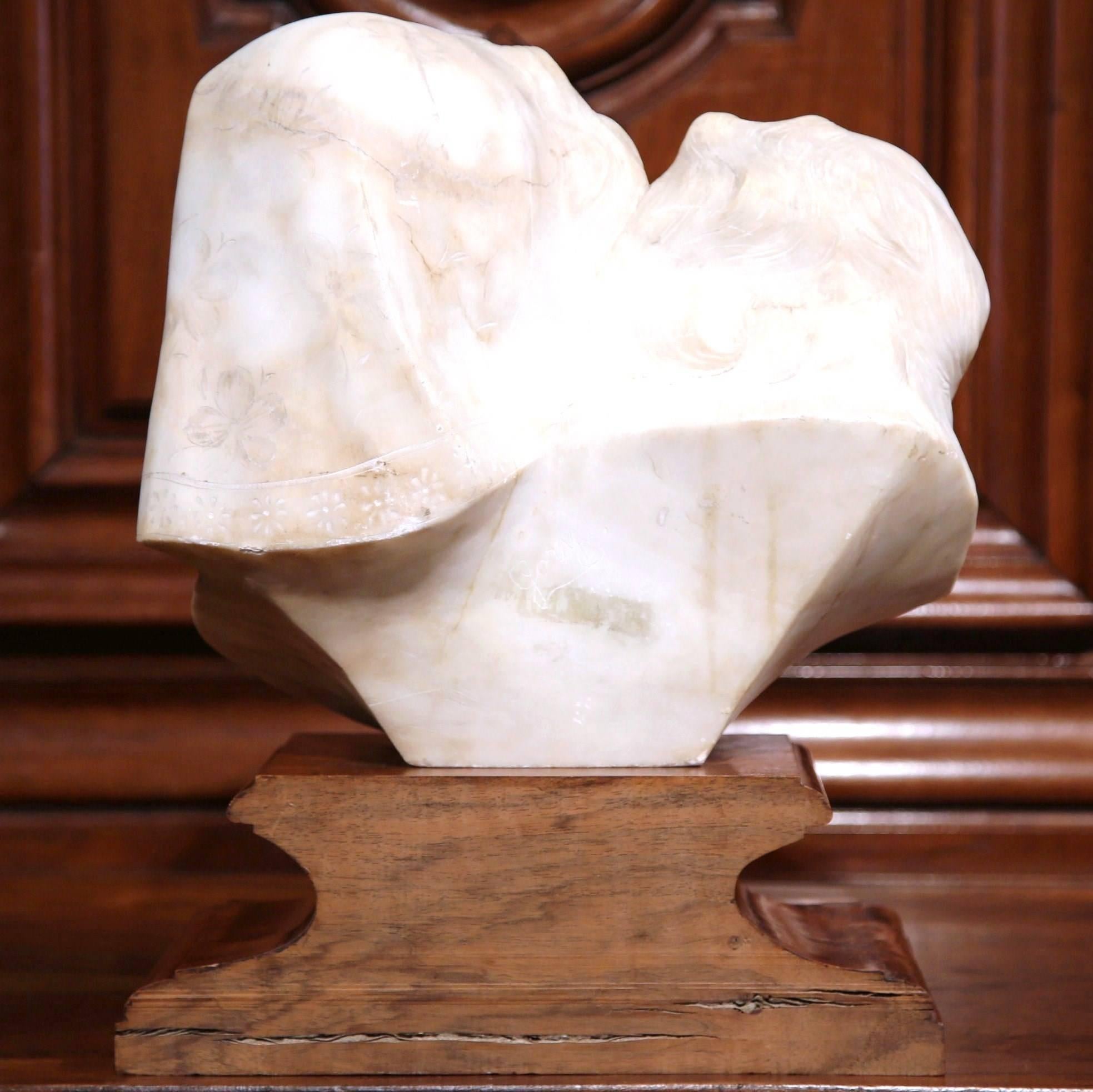 Sculpture italienne en marbre sculpté du début du XXe siècle sur socle en bois signée A. Gory en vente 1
