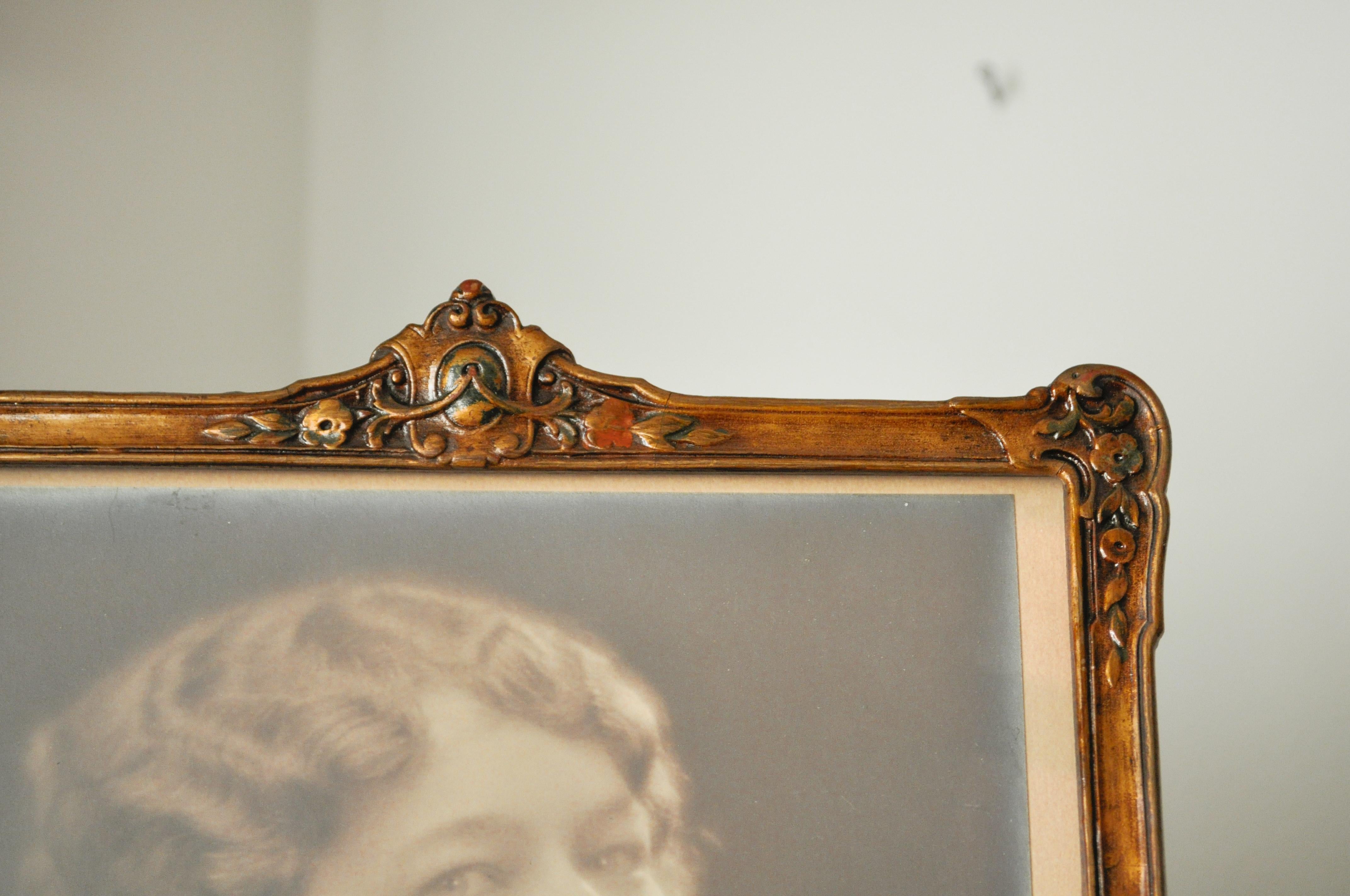 Hand-Carved Early 20th Century Italian Carved Wood Art Nouveau Tabletop Frame For Sale