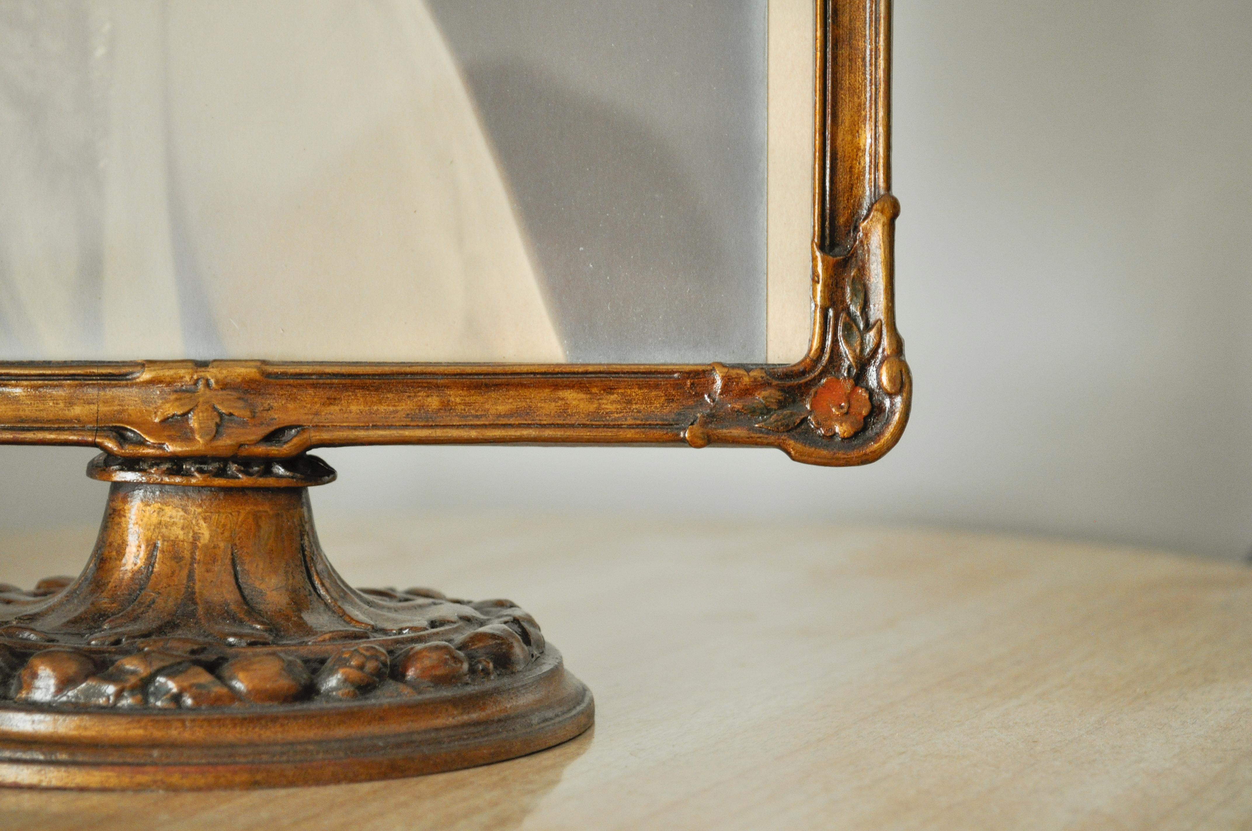 Early 20th Century Italian Carved Wood Art Nouveau Tabletop Frame For Sale 3