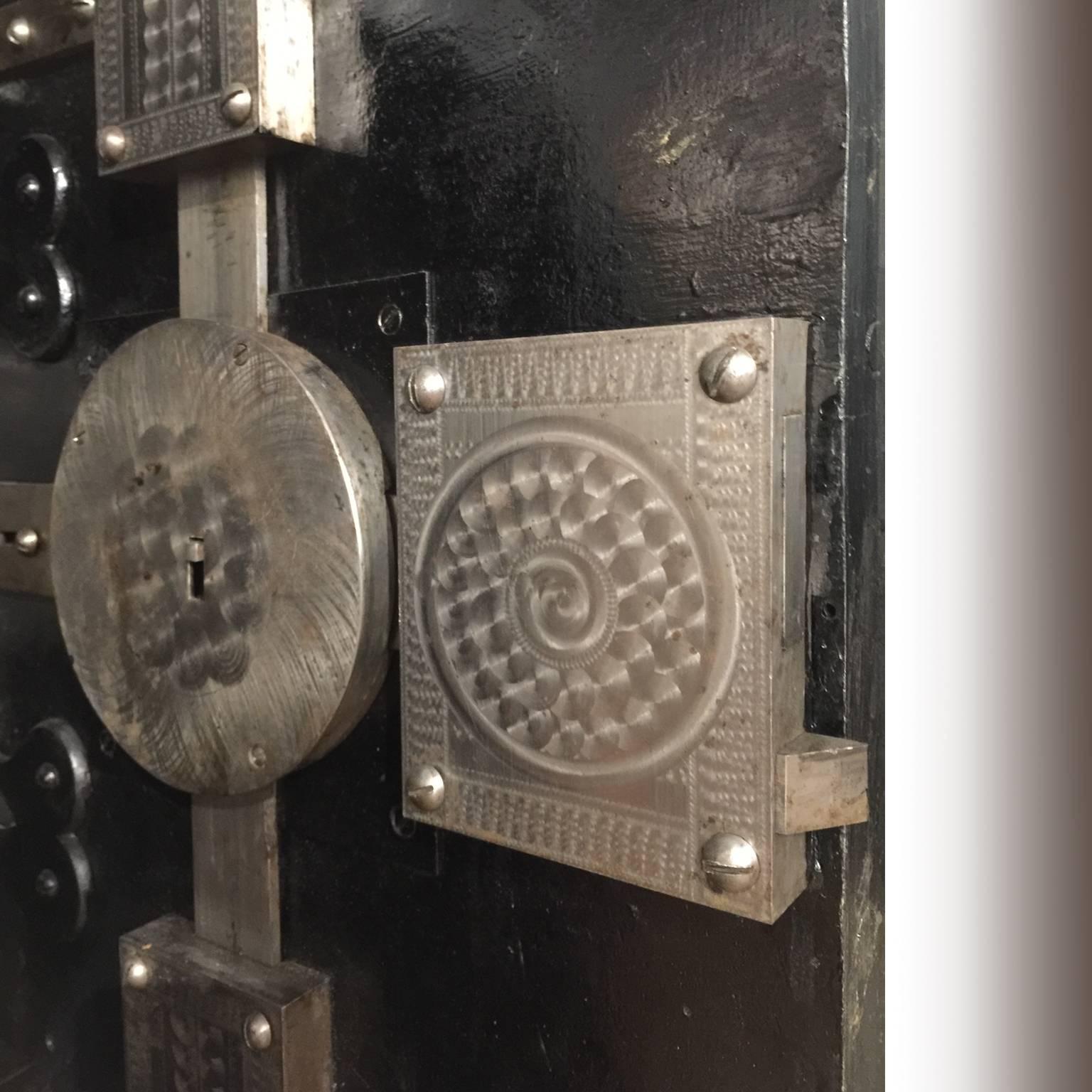 Early 20th Century Italian Cast Iron Safe from the Conte Di Savoia Ocean Liner 5