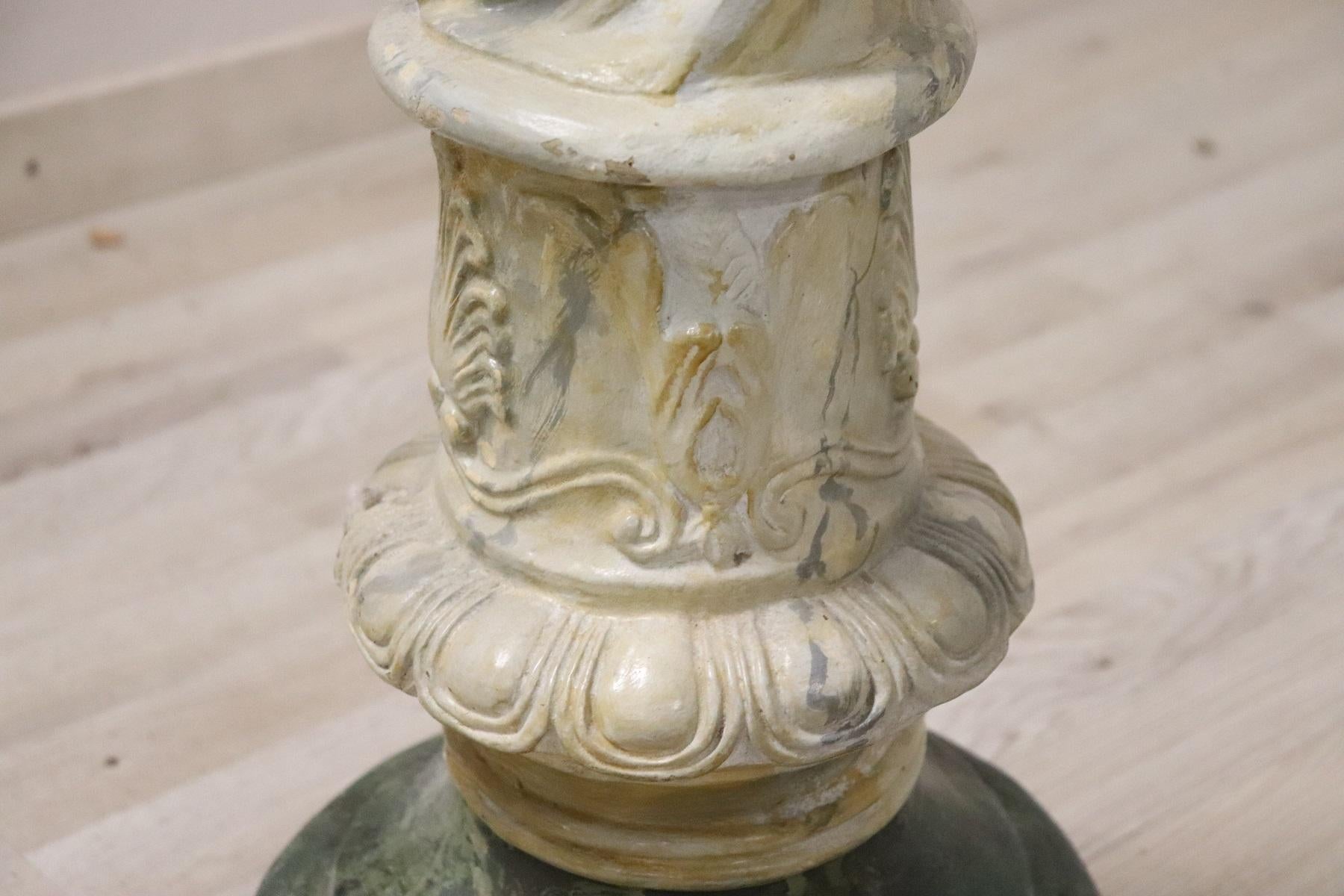 Early 20th Century Italian Column in Carved and Painted Terracotta For Sale 4