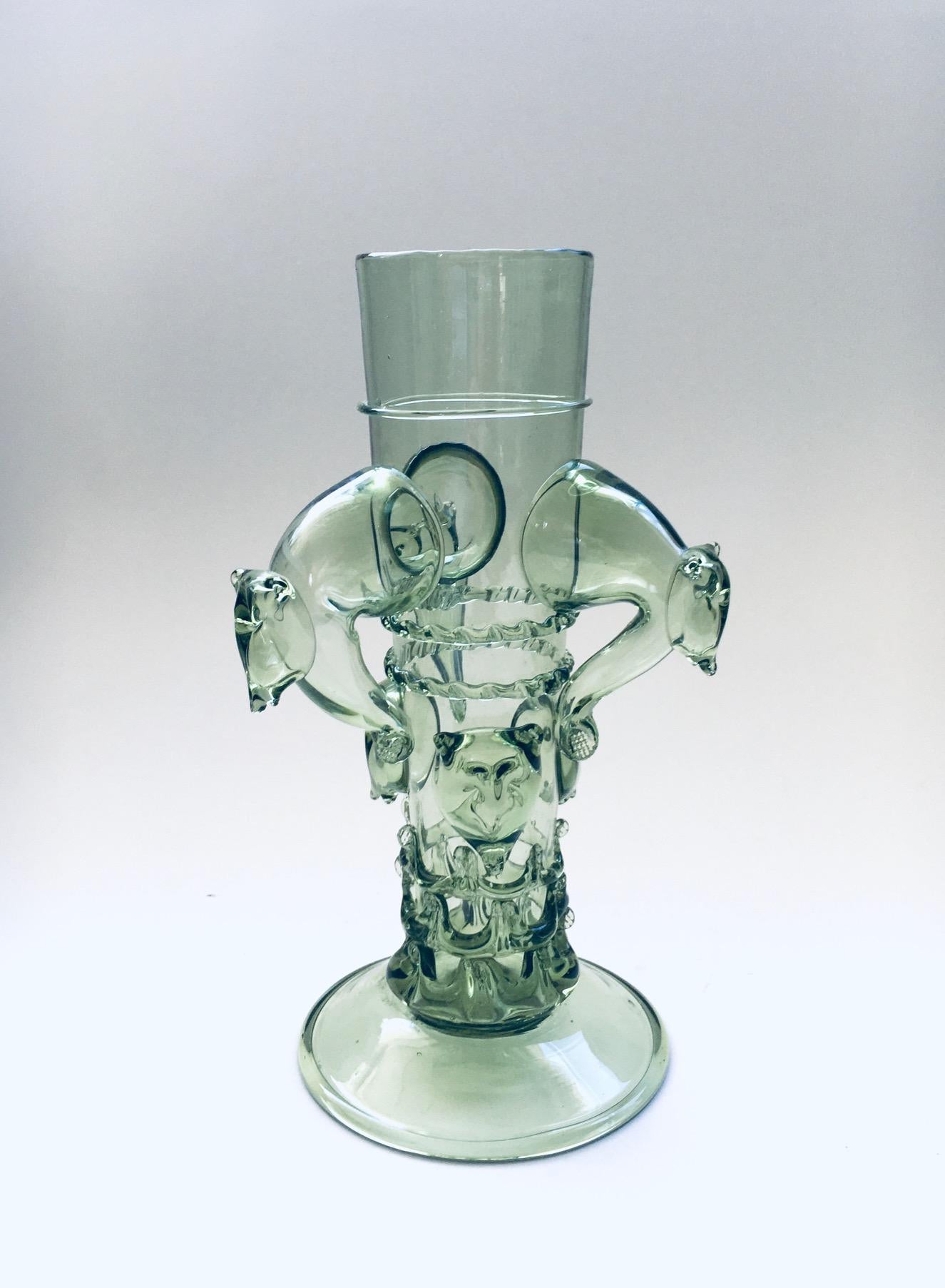 Début du 20ème siècle Vase en verre d'art au début du 20ème siècle, Design/One DESIGNY DESIGN DESIGN en vente