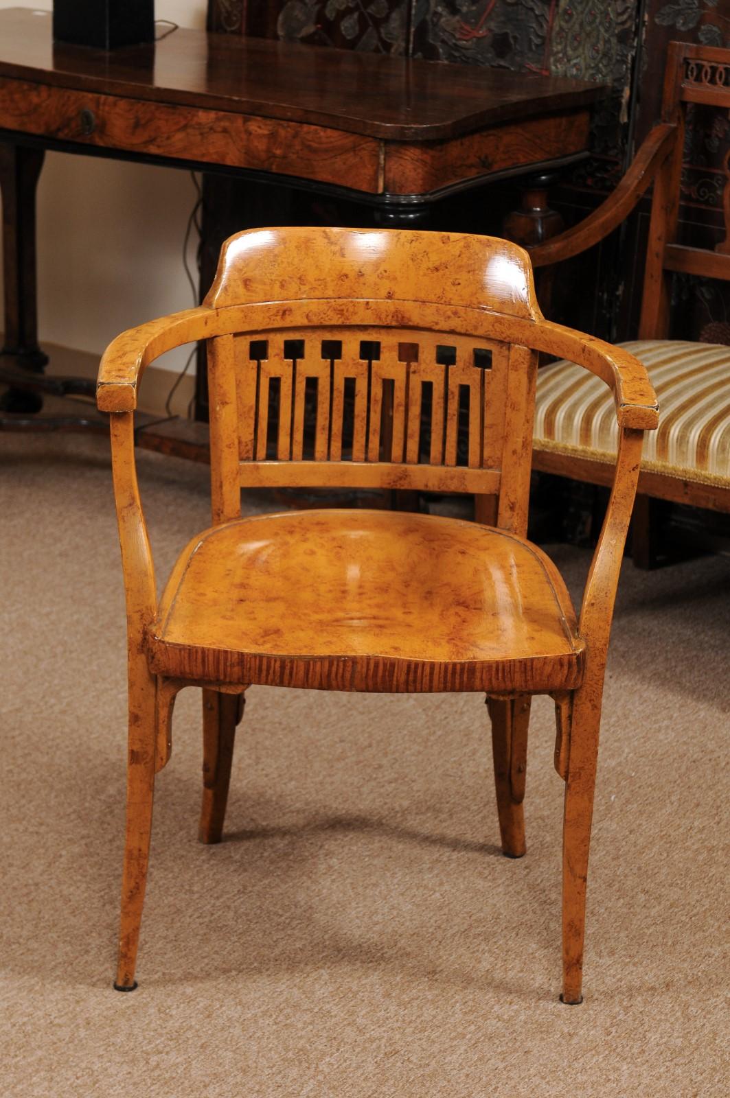 Early 20th Century Italian Faux Painted Tub Chair For Sale 2