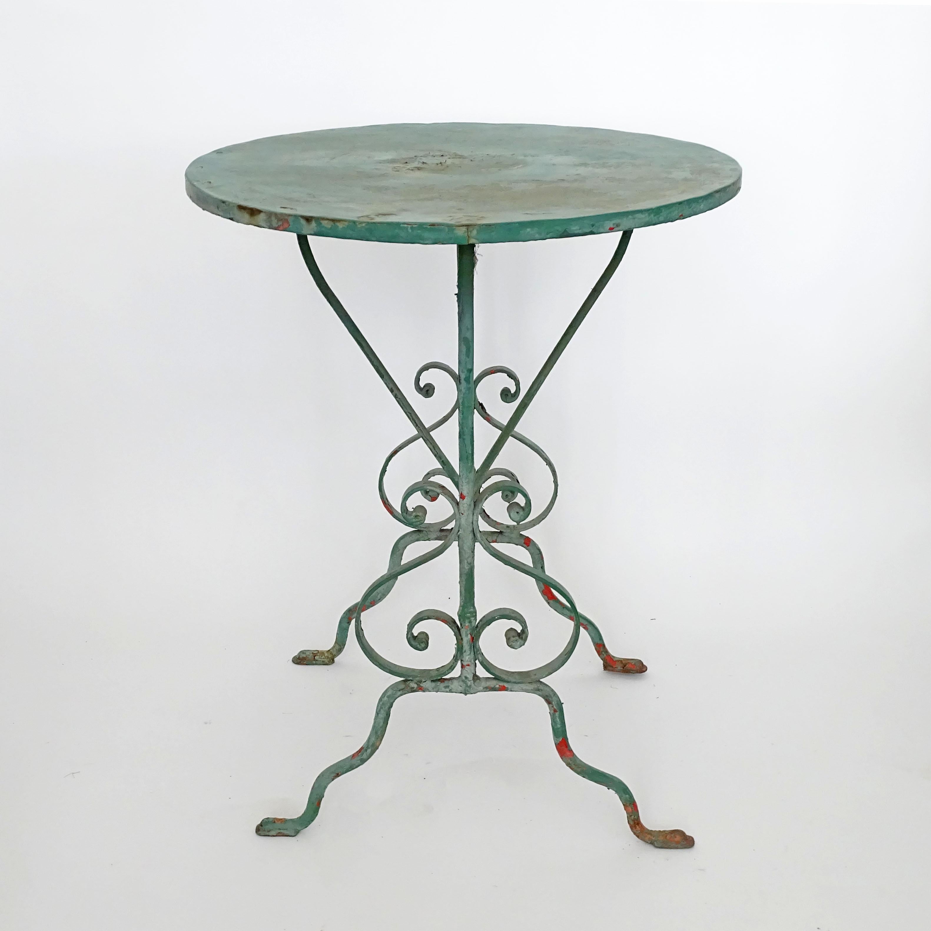 Italienischer klappbarer Gartentisch des frühen 20. Jahrhunderts (Gemalt) im Angebot