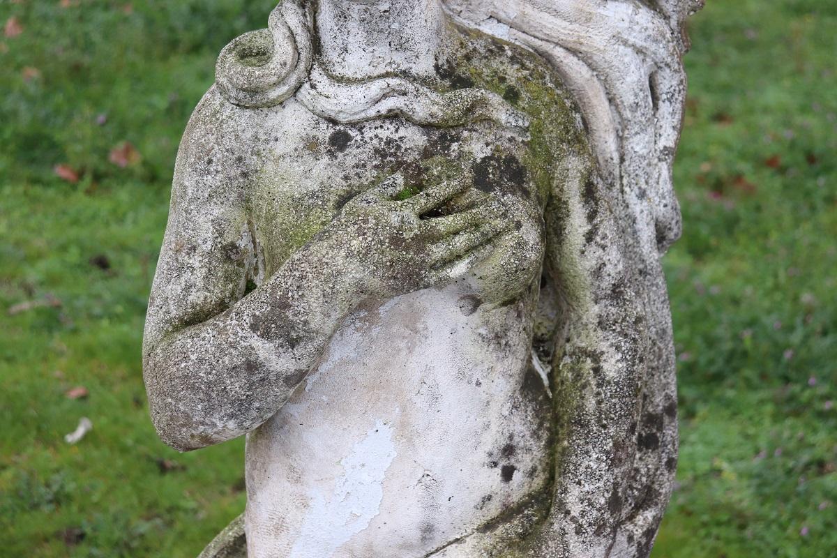 Italienische Gartenstatue der Venusgöttin der Schönheit des frühen 20. Jahrhunderts im Zustand „Gut“ im Angebot in Casale Monferrato, IT