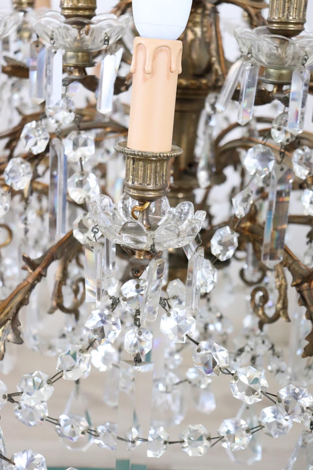Early 20th Century Italian Gilded Bronze and Crystal Large Chandelier, 24 Bulbs For Sale 4