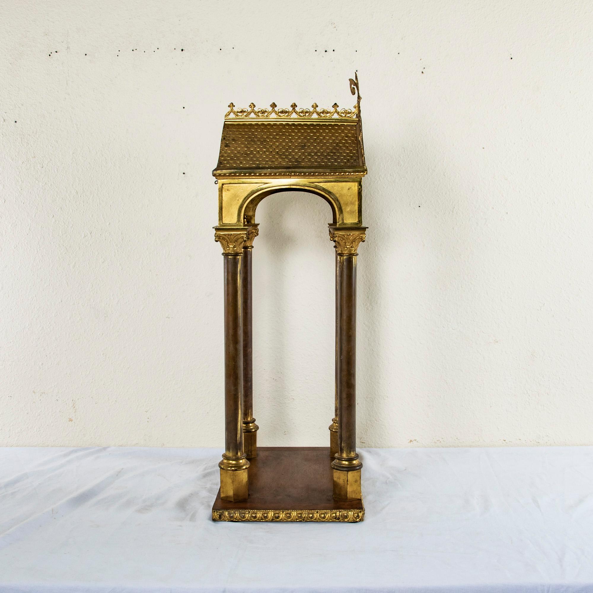 Early 20th Century Italian Gilt Brass and Wooden Altar or Sculpture Stand For Sale 2