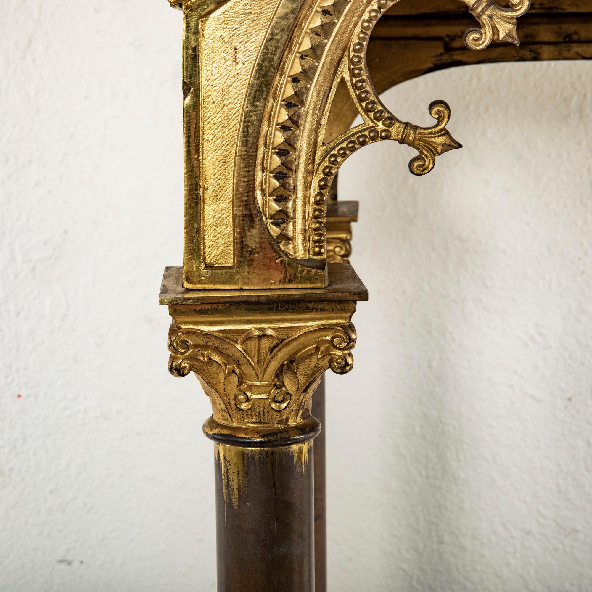 Italienischer Altar- oder Skulpturenständer aus vergoldetem Messing und Holz aus dem frühen 20. im Angebot 1