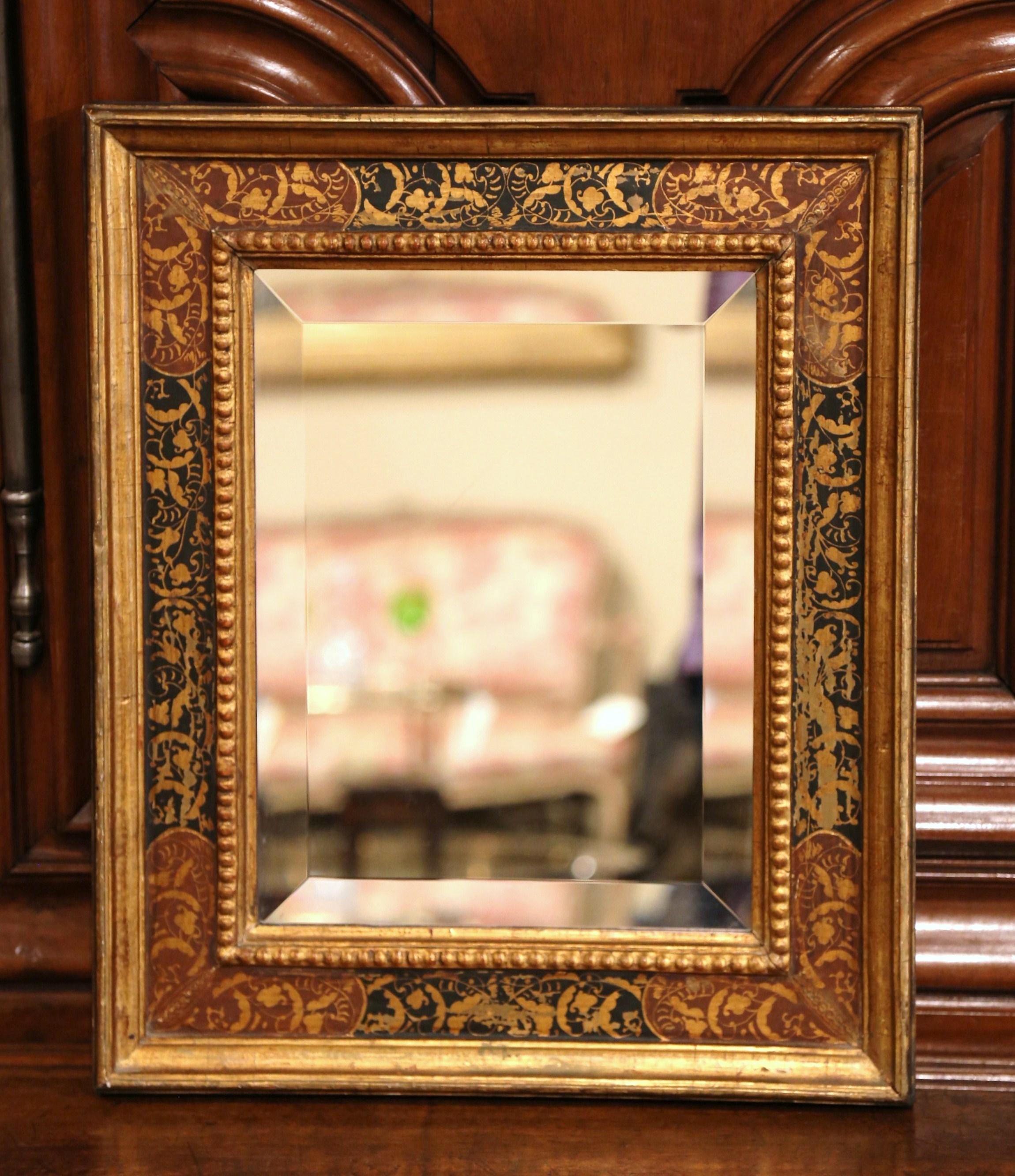 Early 20th Century Italian Giltwood Wall Mirror with Hand Painted Motifs In Excellent Condition In Dallas, TX