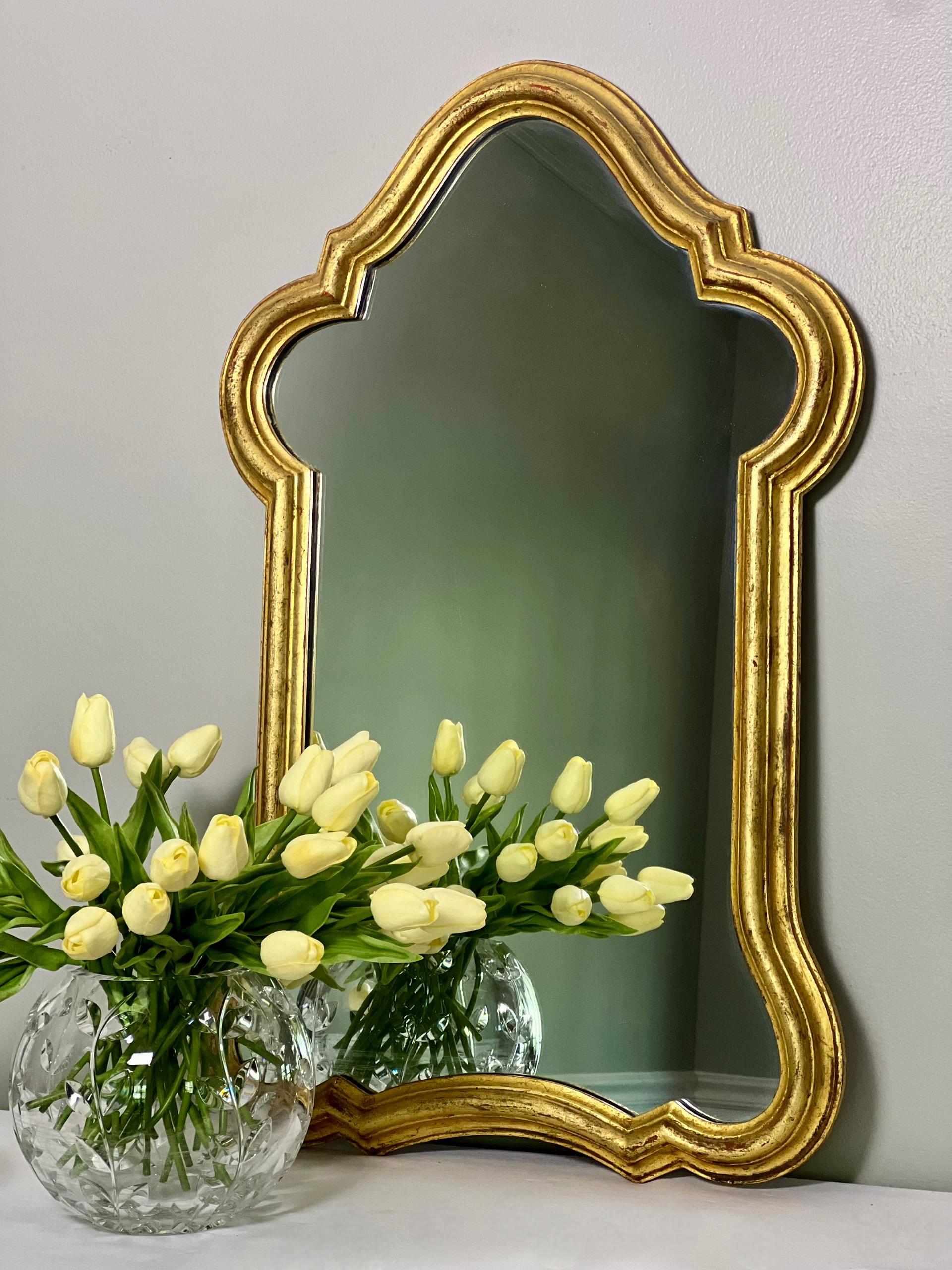 Frühes 20. Jahrhundert Italienischer Giltwood-Spiegel mit Bogen (Vergoldet) im Angebot