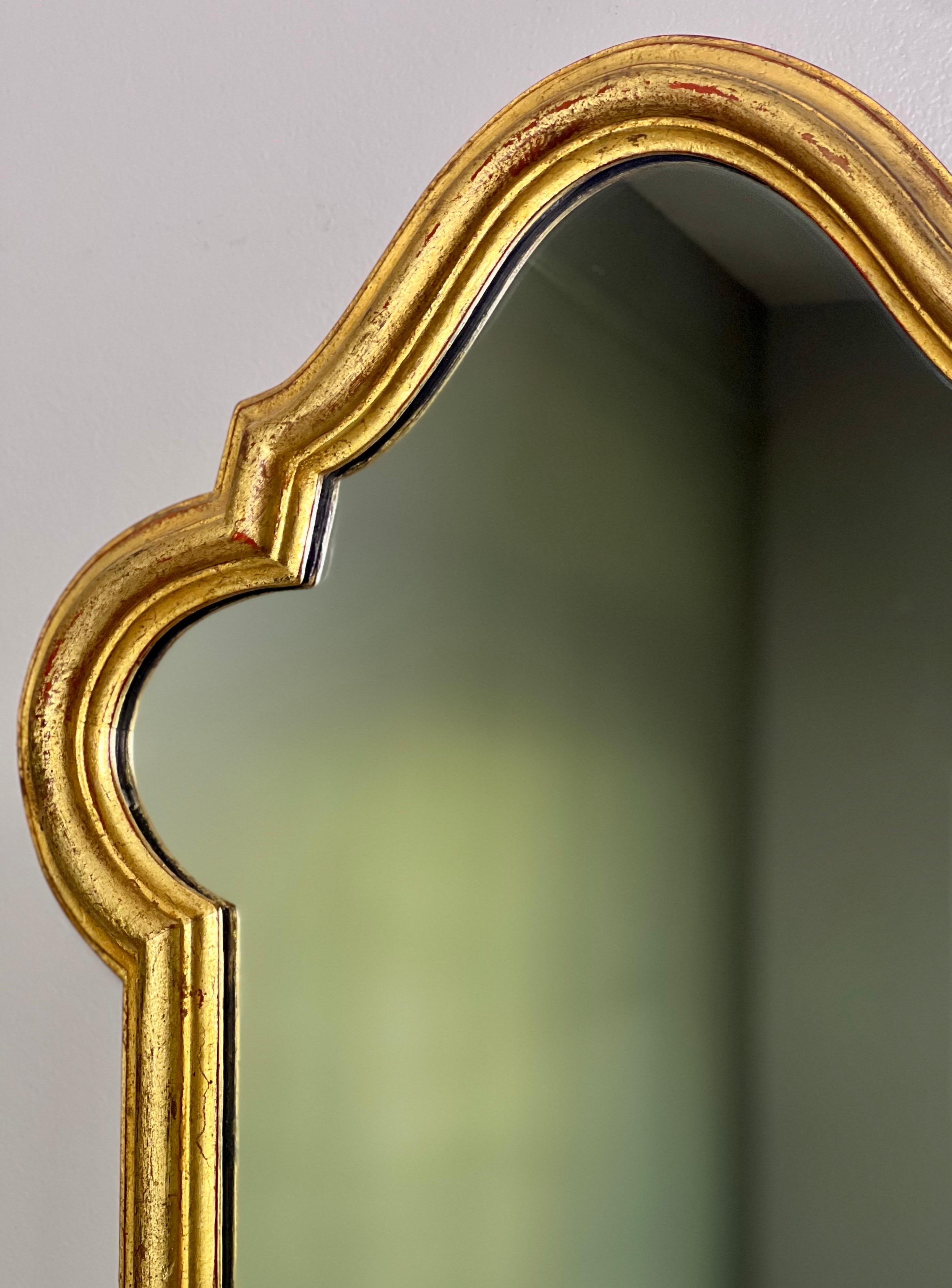 Frühes 20. Jahrhundert Italienischer Giltwood-Spiegel mit Bogen im Zustand „Gut“ im Angebot in Doylestown, PA