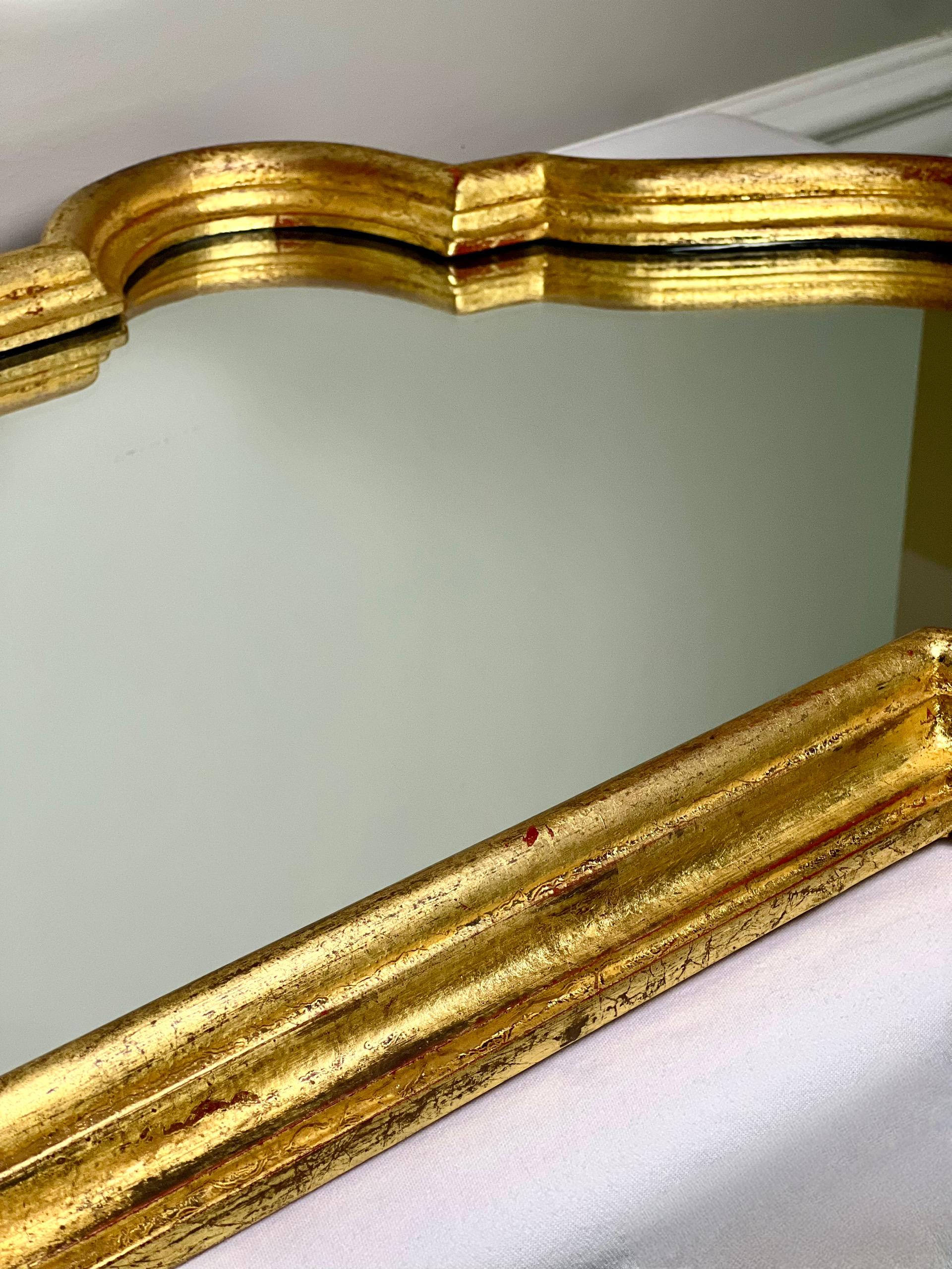 Frühes 20. Jahrhundert Italienischer Giltwood-Spiegel mit Bogen im Angebot 3