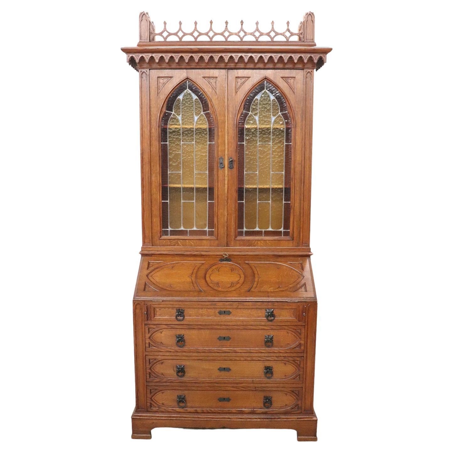 Early 20th Century Italian Gothic Style Solid Oak Wood Cabinet