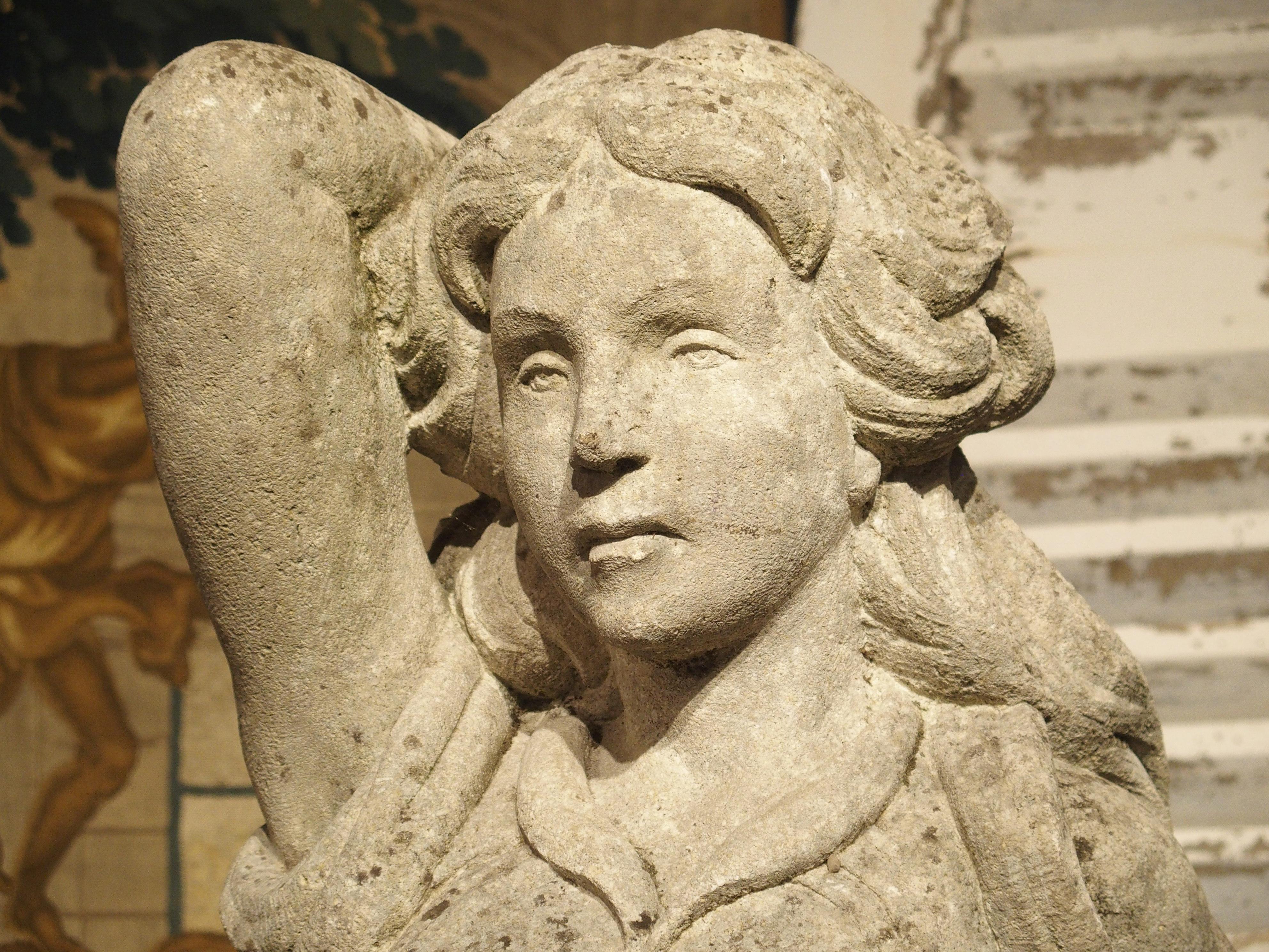 Early 20th Century Italian Limestone Statue of Diana the Huntress In Good Condition In Dallas, TX