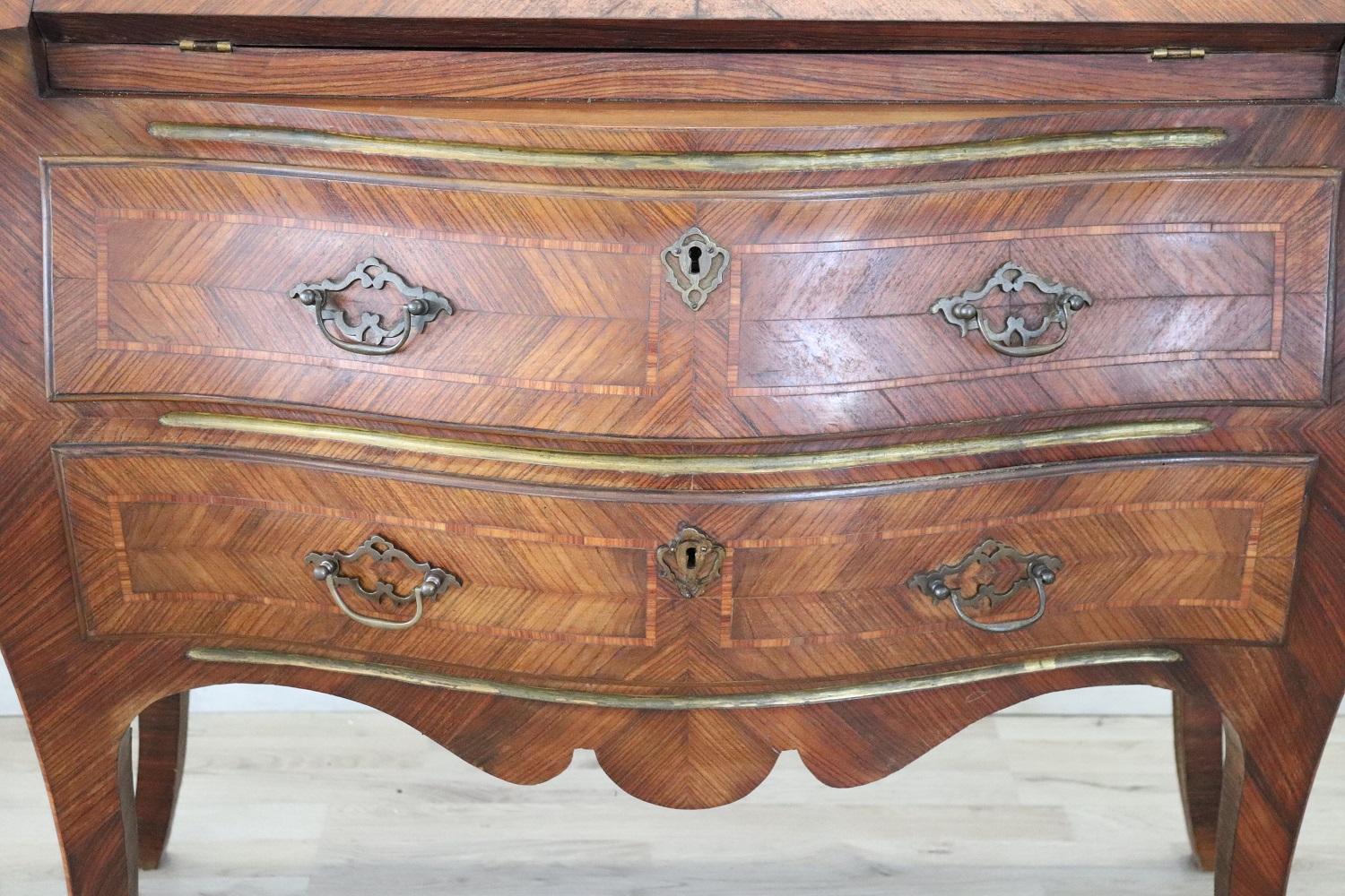 Meuble de rangement italien de style Louis XV du début du XXe siècle avec bureau à écrire en vente 1