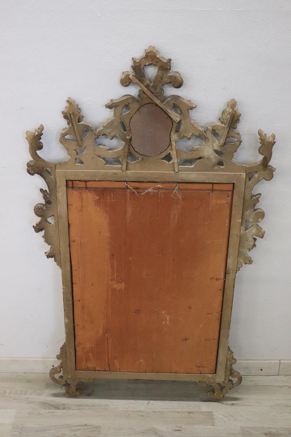 Wandspiegel aus geschnitztem und versilbertem Holz im italienischen Louis-XV-Stil des frühen 20. Jahrhunderts im Angebot 1