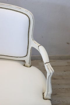 Settee italienne du début du 20ème siècle en bois laqué blanc de style Louis XV