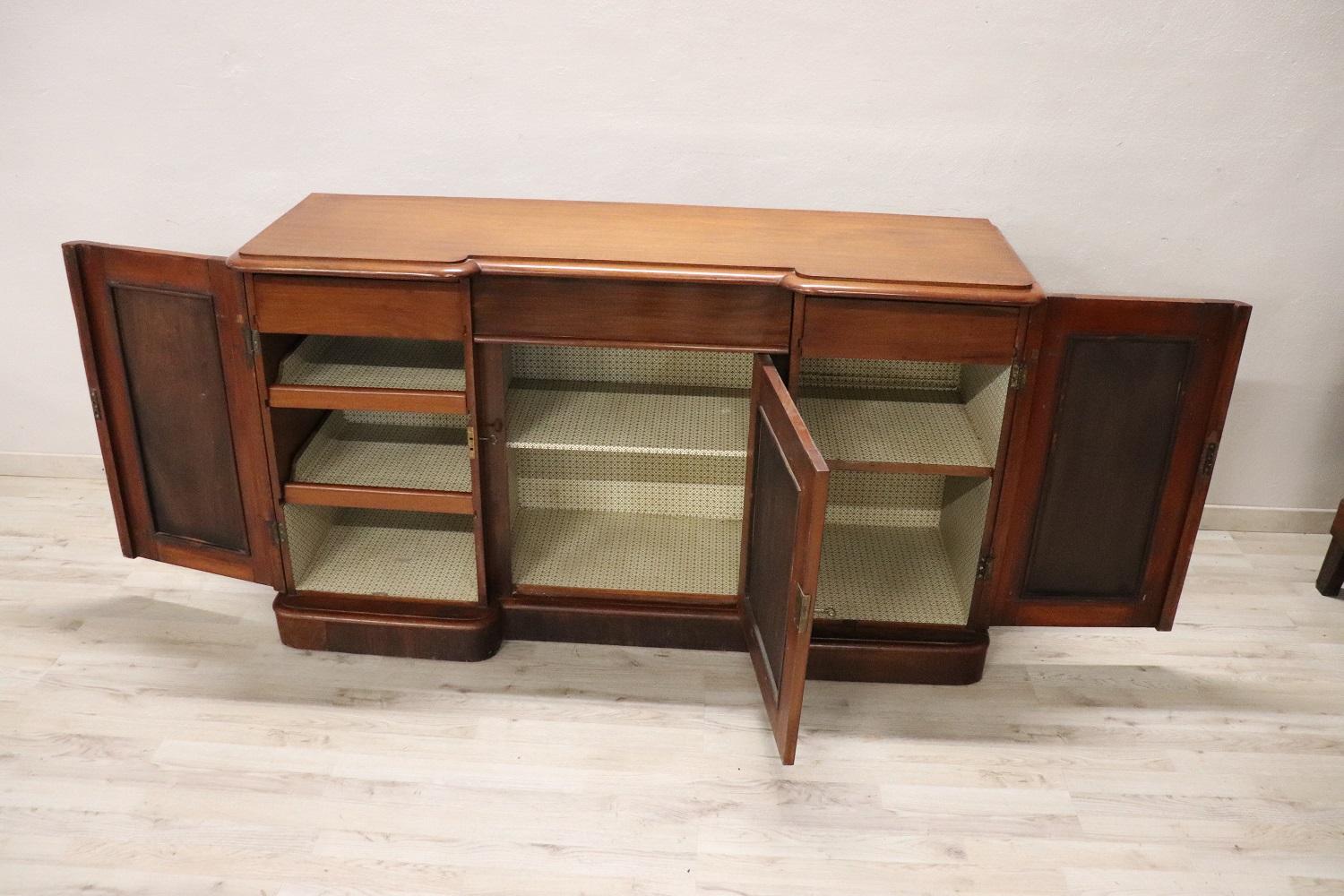 Early 20th Century Italian Mahogany Sideboard or Buffet In Good Condition In Casale Monferrato, IT