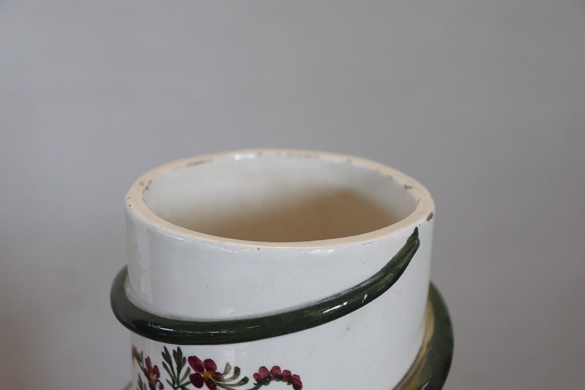 Jarrón italiano de cerámica majestuosa de principios del siglo XX con águila y cocodrilo en venta 6