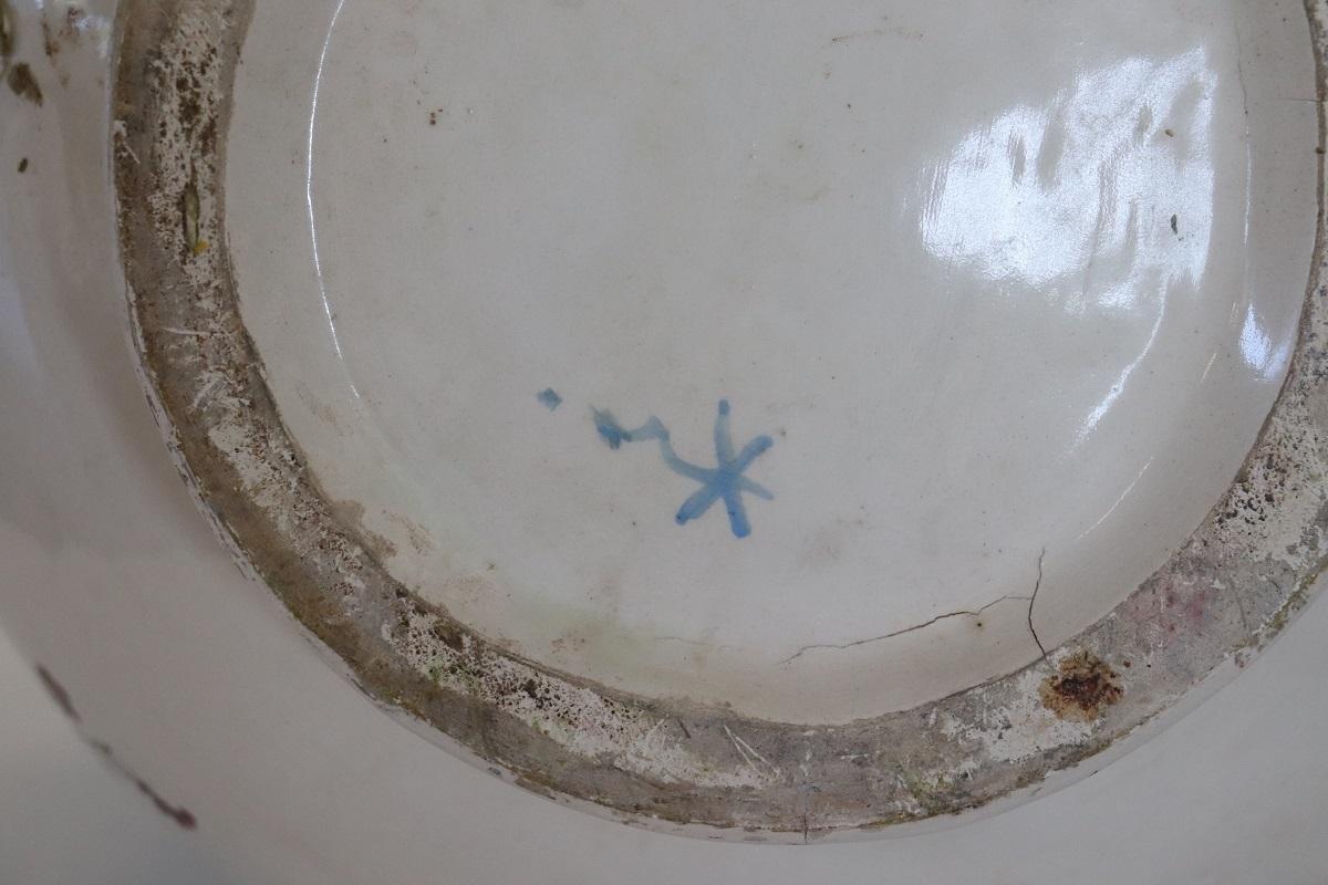 Jarrón italiano de cerámica majestuosa de principios del siglo XX con águila y cocodrilo en venta 12