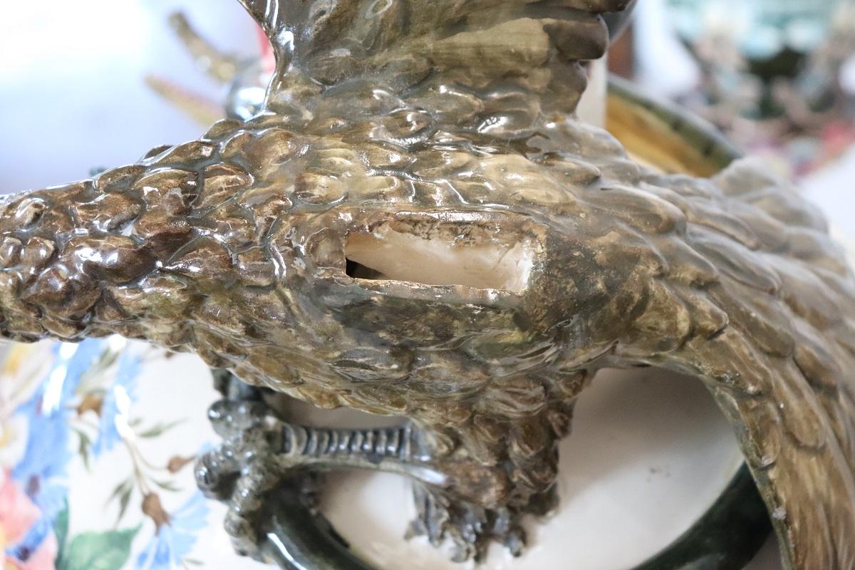 Jarrón italiano de cerámica majestuosa de principios del siglo XX con águila y cocodrilo en venta 14