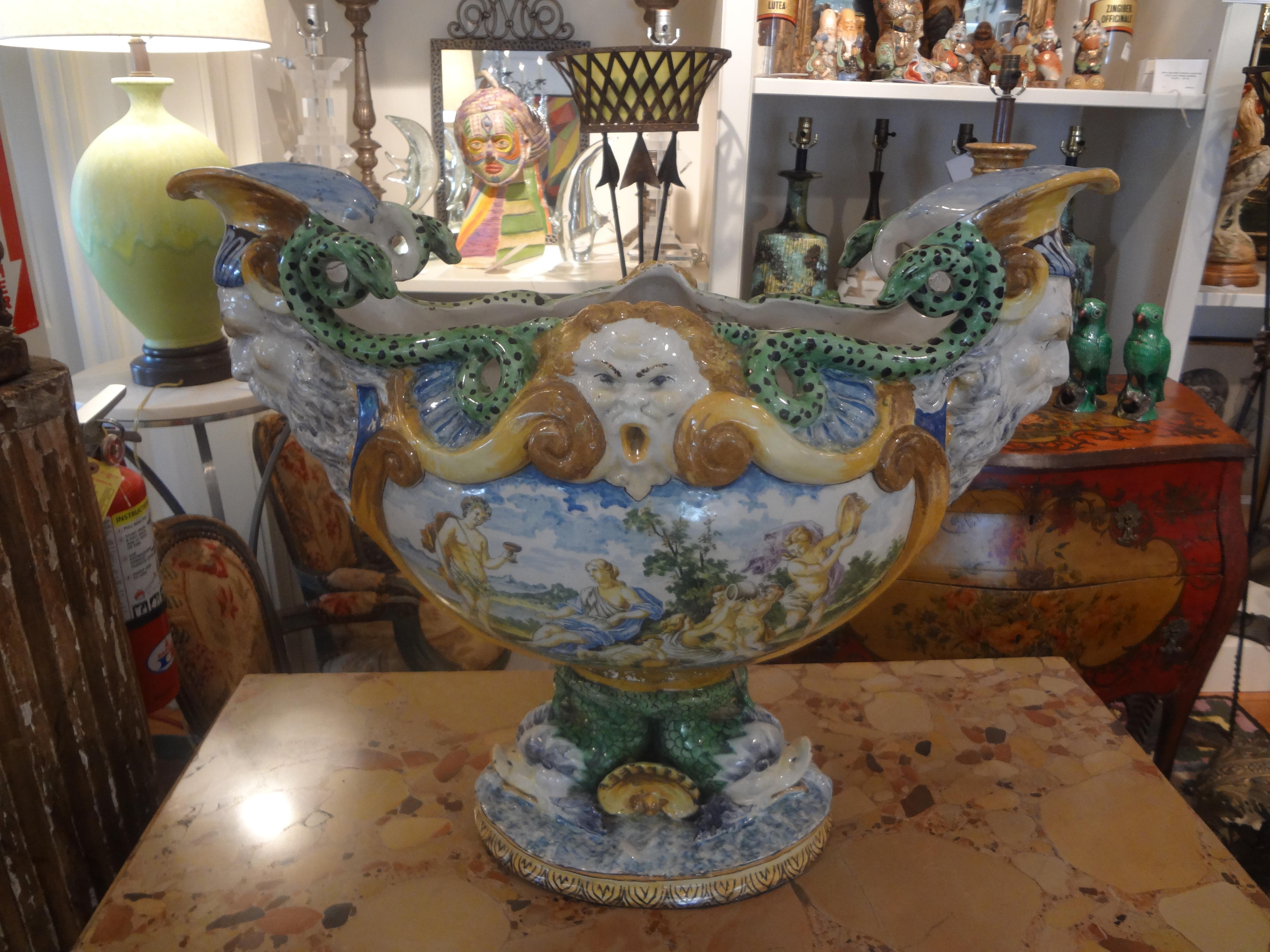 Early 20th Century Italian Majolica Urn For Sale 6