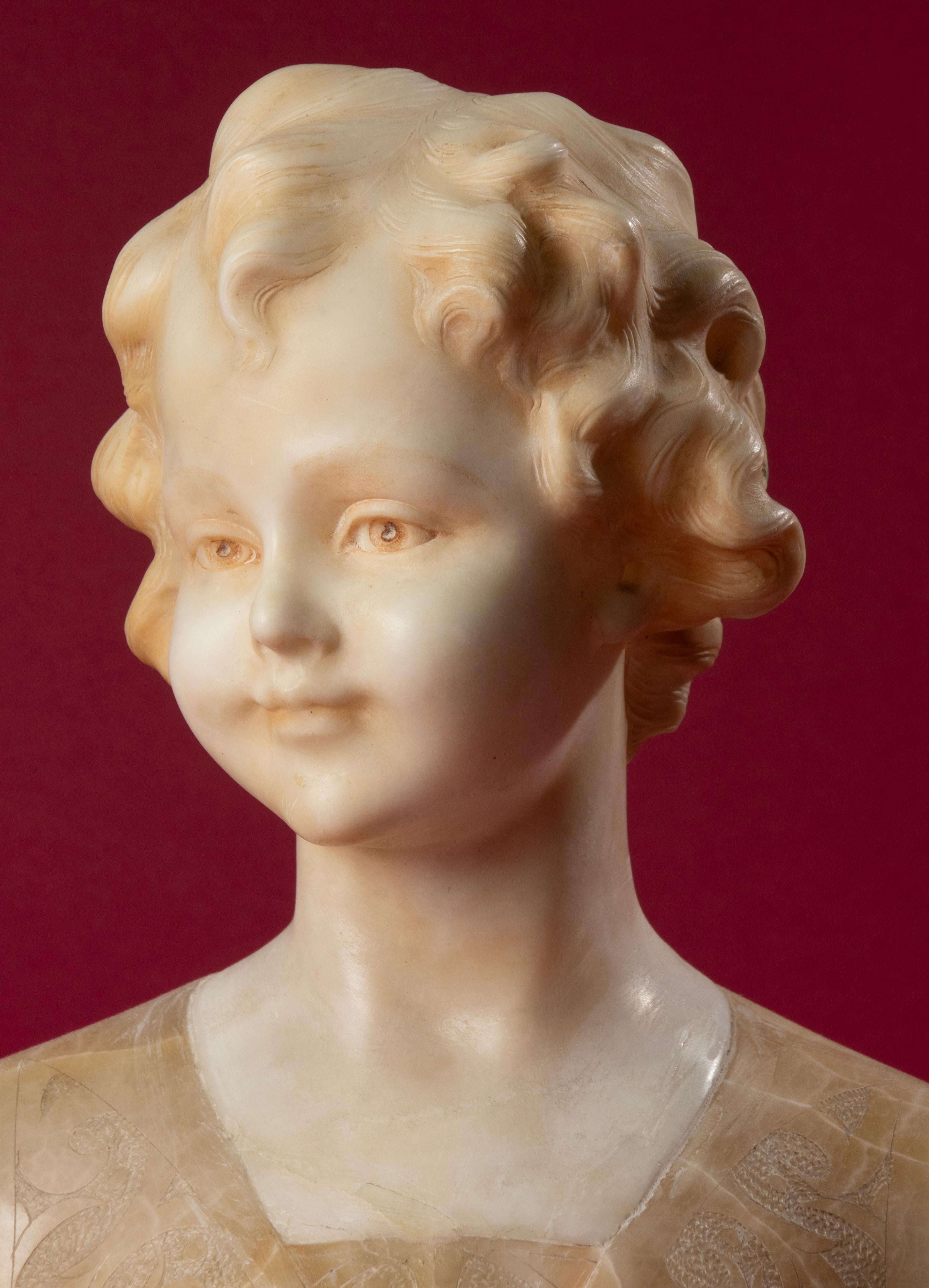 Early 20th Century Italian Marble Bust of a Child by Trefoloni In Good Condition In Casteren, Noord-Brabant