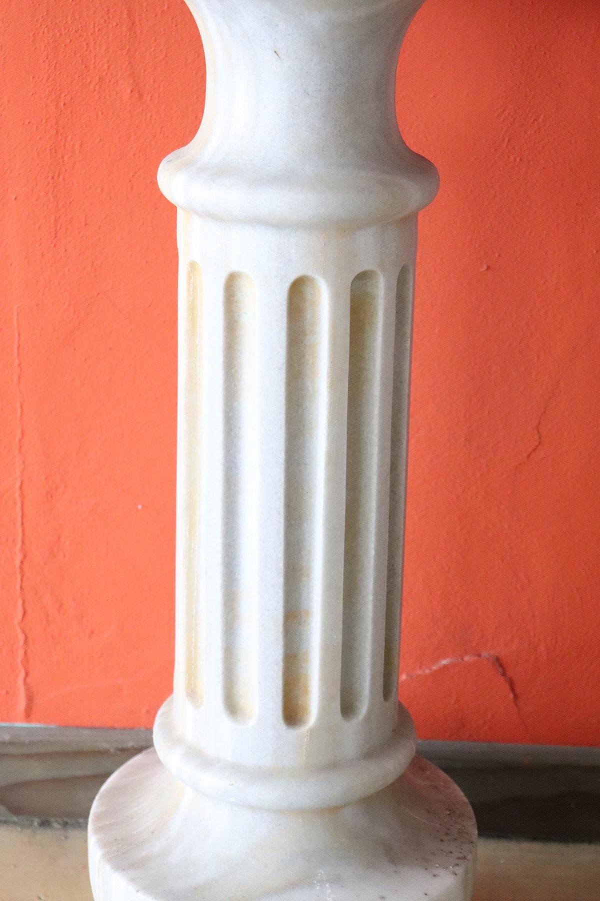Early 20th Century Italian Marble Shell Sink with Column 7